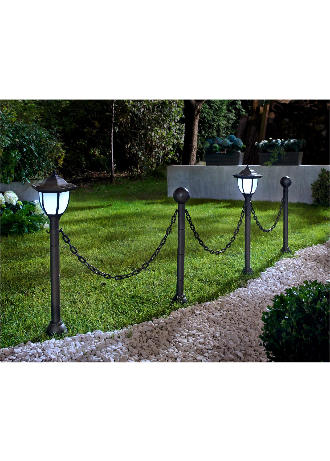 Éclairage solaire bordure de chemin avec chaîne • noir • Boutique bonprix
