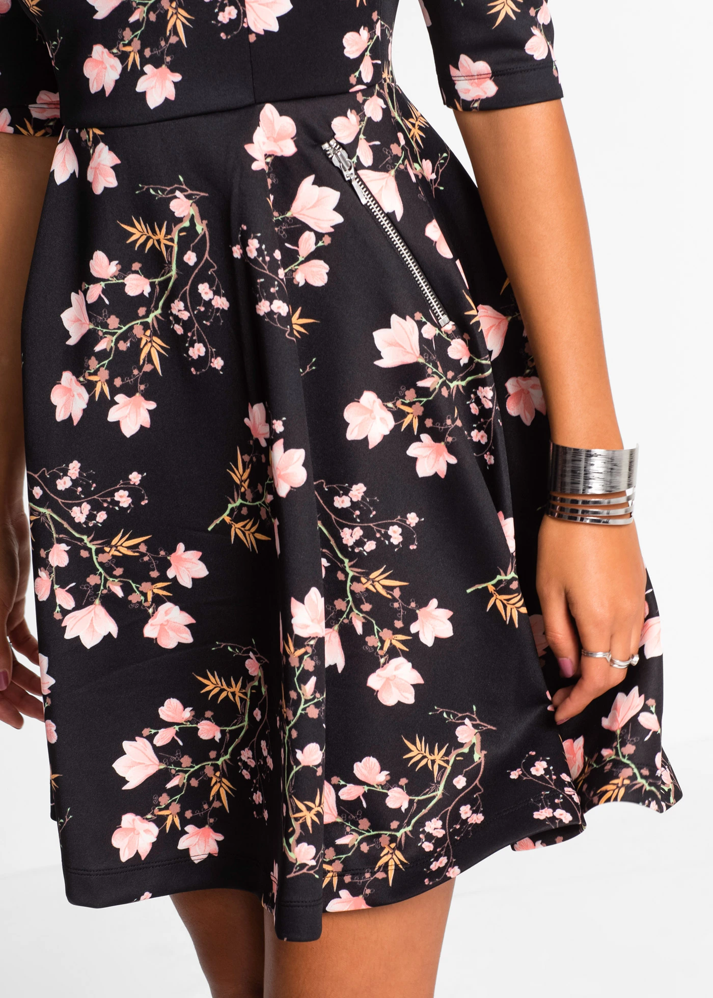 Sukienka neoprenowa • czarny w kwiaty • sklep bonprix