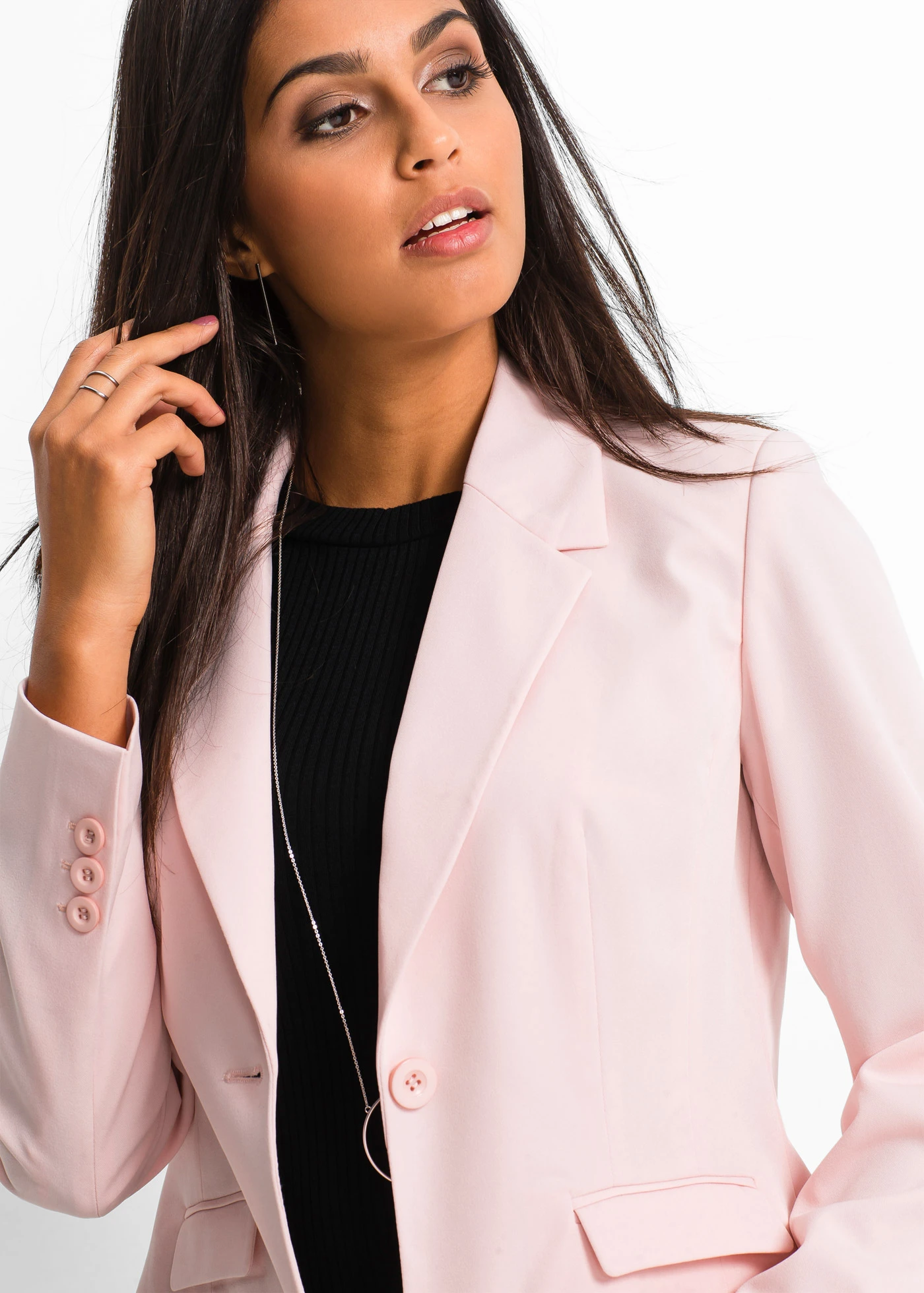 Blazer court avec poches à rabat • rose nacré • Boutique bonprix