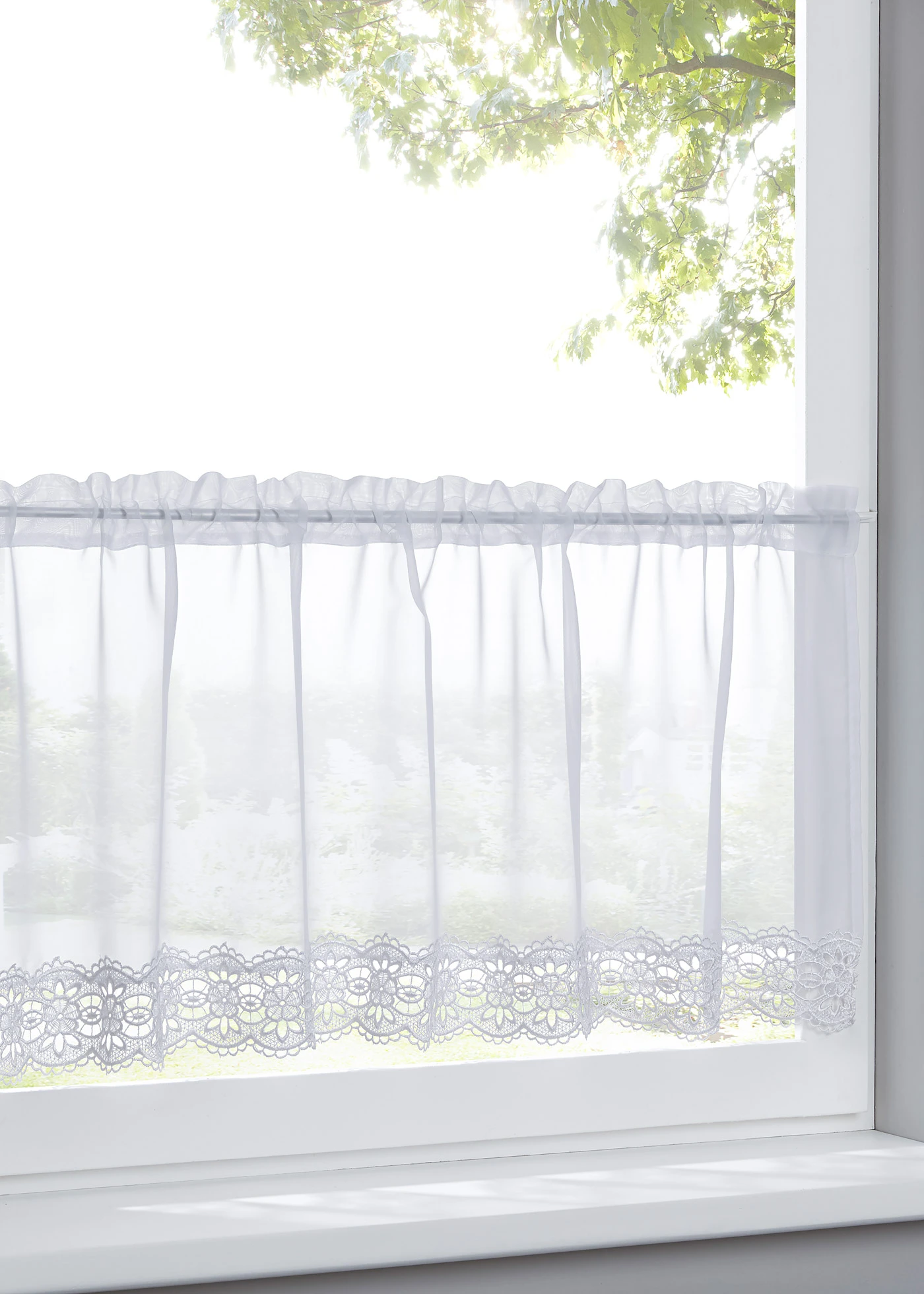 Vitrážková záclona s krajkovým lemem a recyklovaným polyesterem • bílá • bonprix obchod