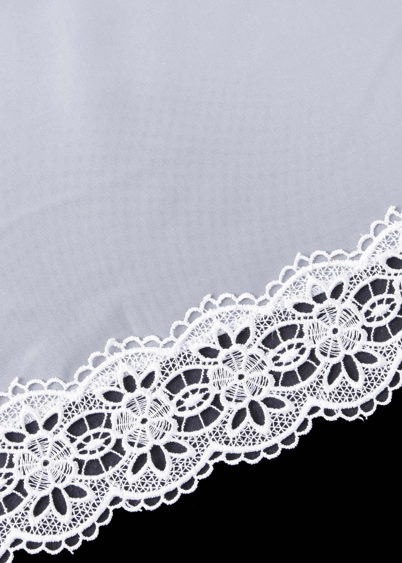 Vitrážková záclona s krajkovým lemem a recyklovaným polyesterem • bílá • bonprix obchod