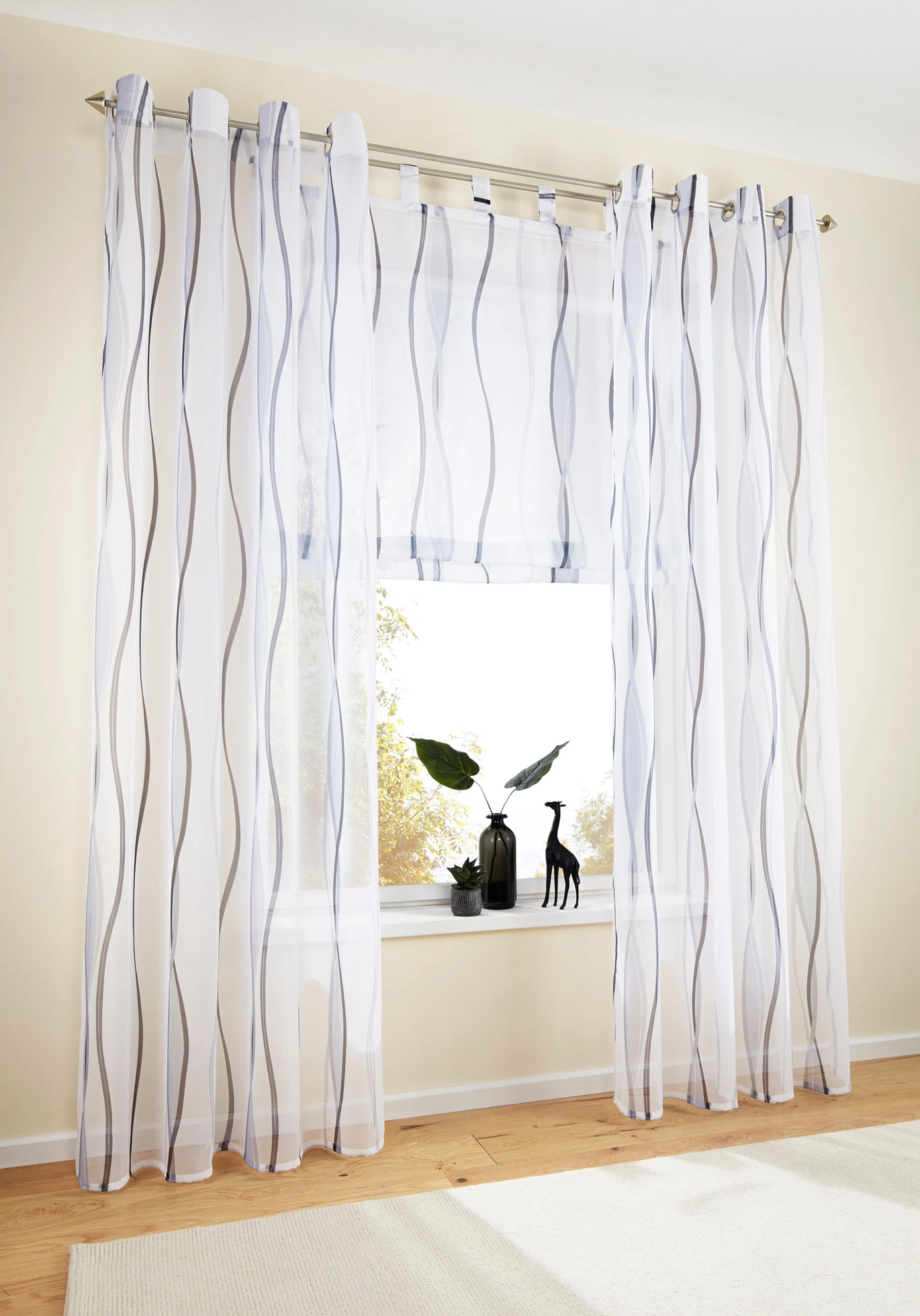 Řasící roleta s vlnkovým vzorem, z recyklovaného polyesteru • bílo-stříbrná • bonprix obchod