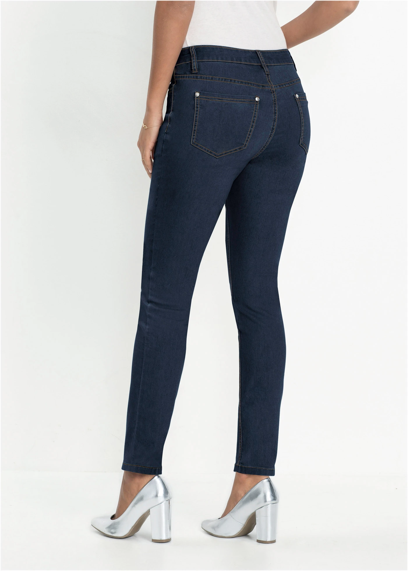 Dżinsy skinny ze średnim stanem, z super stretchem • granatowy denim • sklep bonprix