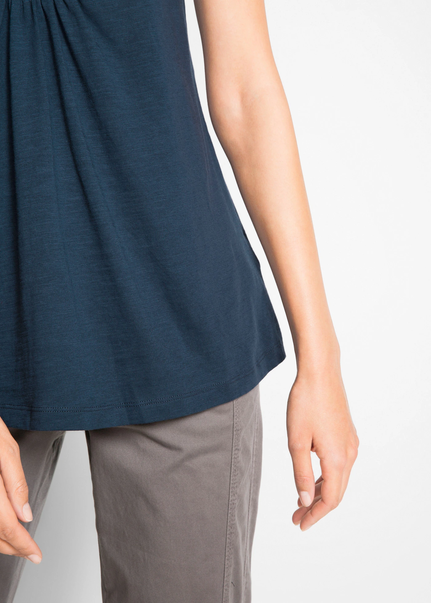 Katoenen shirt van slub garen, korte mouw • donkerblauw • bonprix online shop