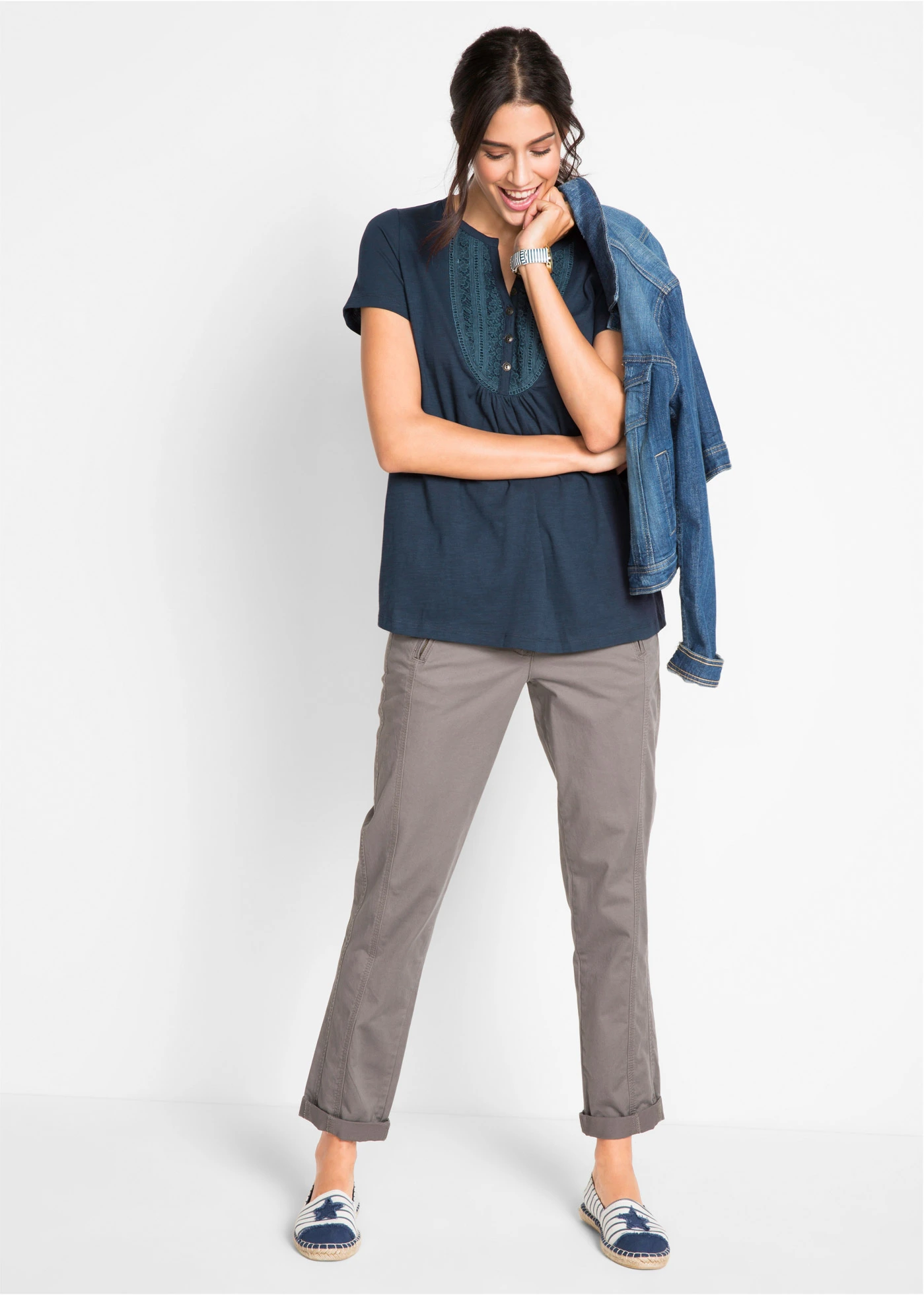 Bluză bumbac din fire cu flameuri, mâneci scurte • bleumarin • magazin bonprix