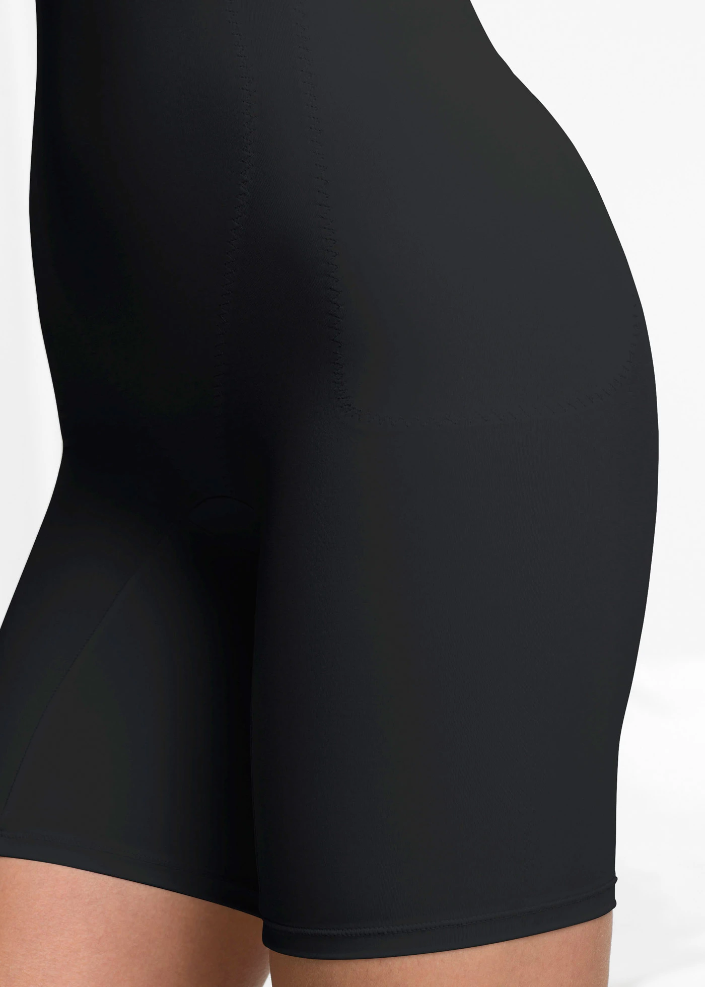 Panty sculptant, maintien modéré • noir • Boutique bonprix