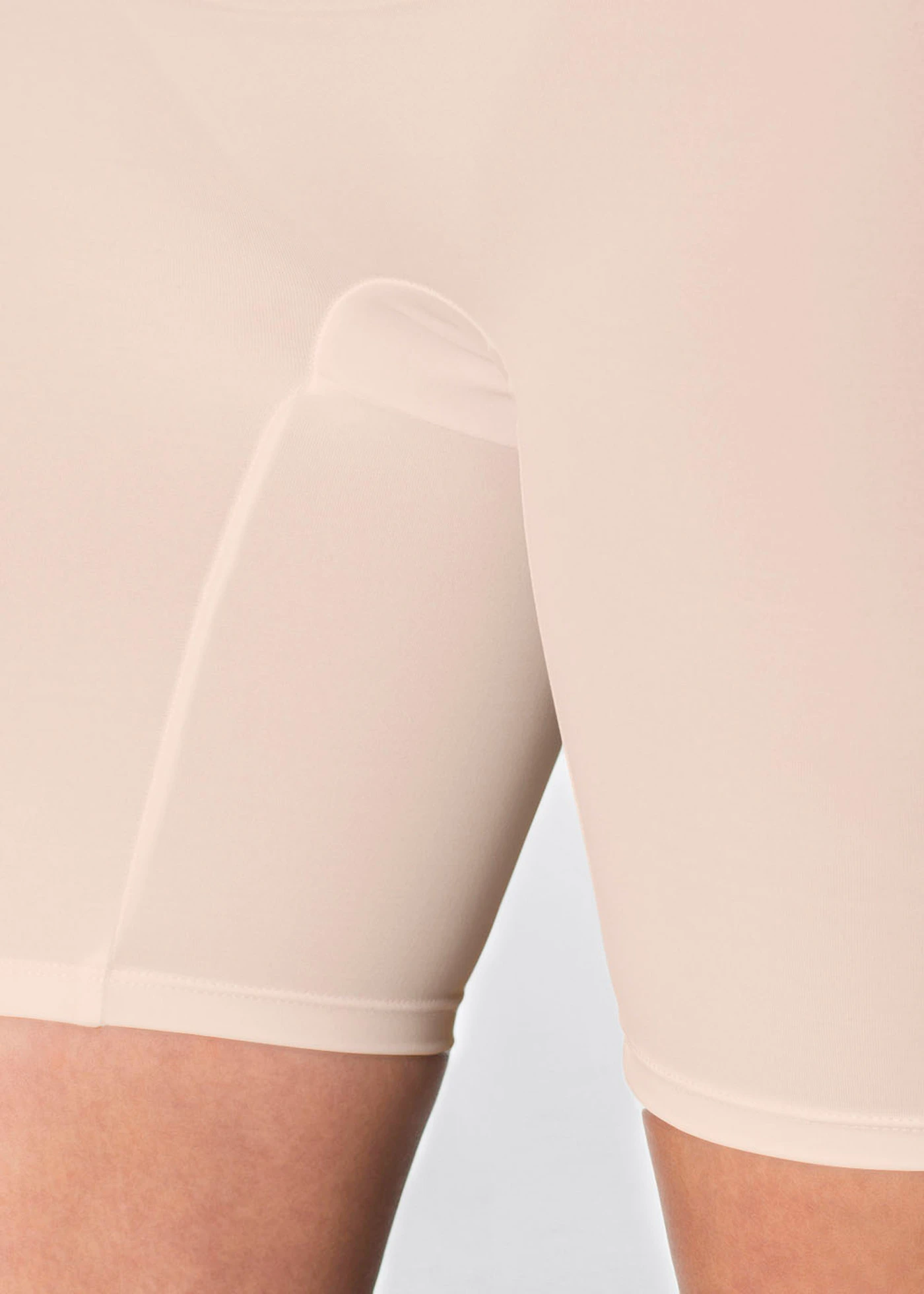 Panty sculptant, maintien fort • poudre • Boutique bonprix
