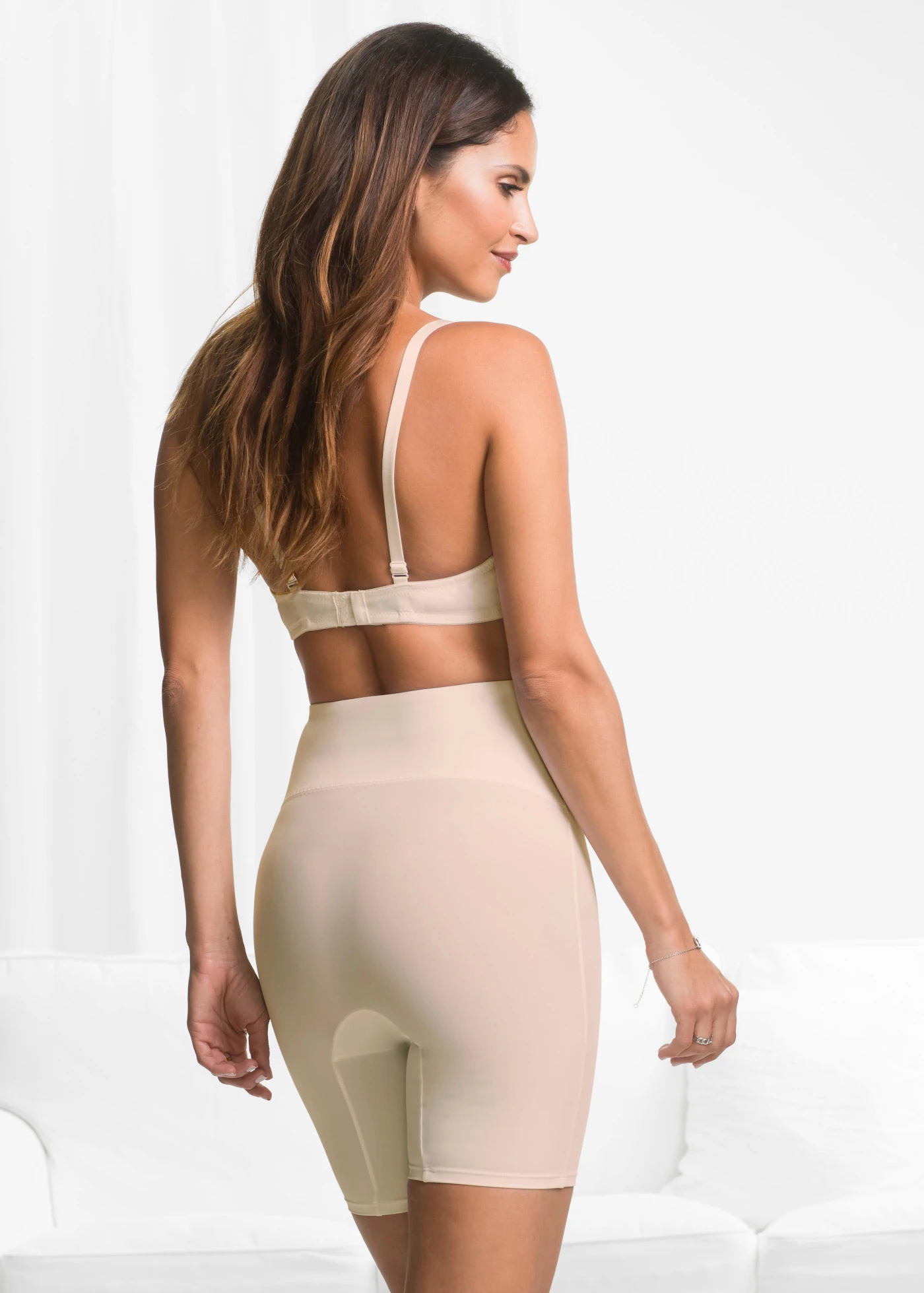 Panty sculptant, maintien fort • poudre • Boutique bonprix