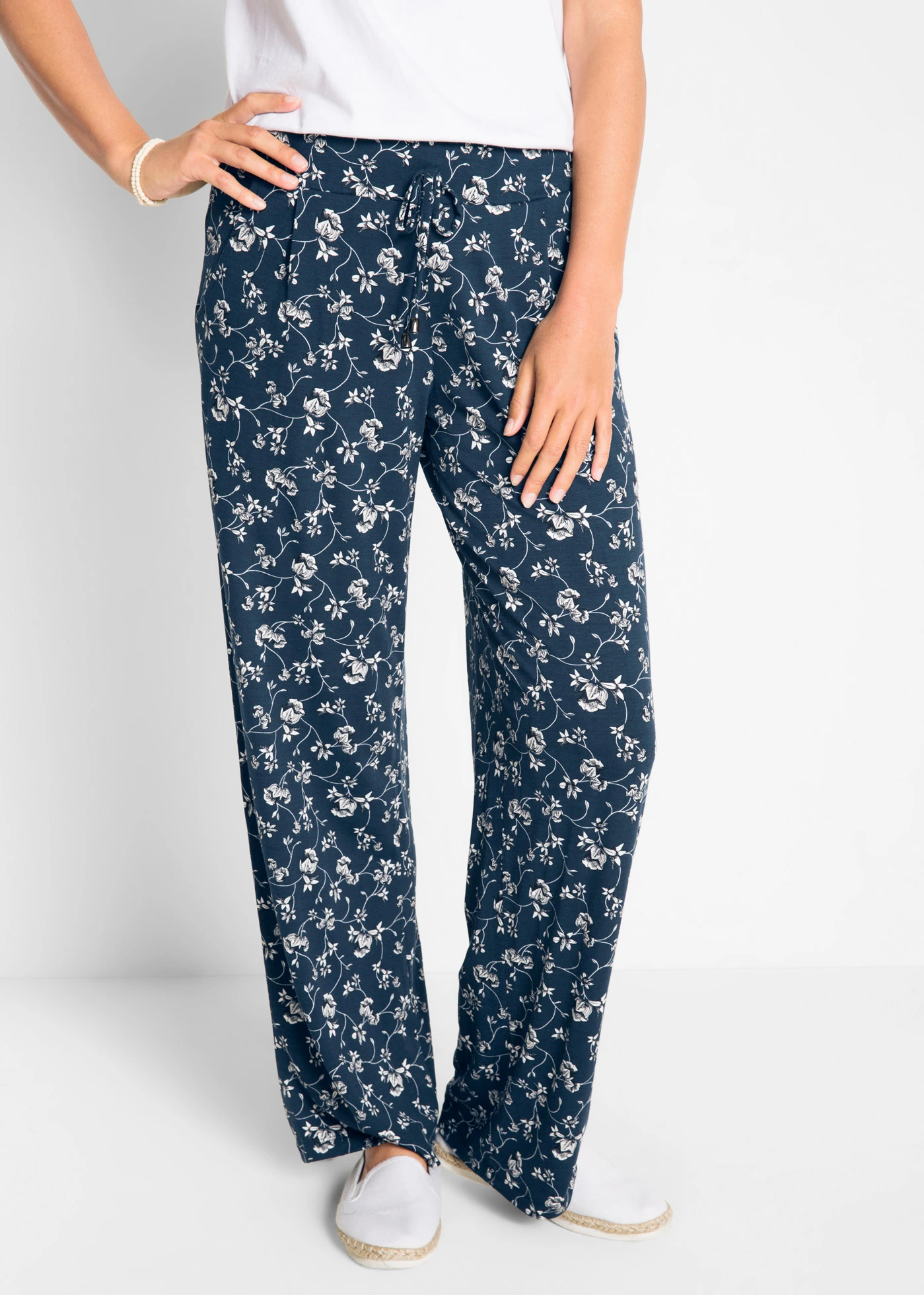 Pantalon palazzo en viscose extensible • bleu foncé floral • Boutique bonprix