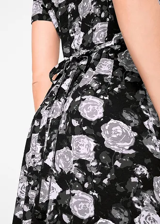 Robe longue et fluide en viscose extensible • noir floral • Boutique bonprix