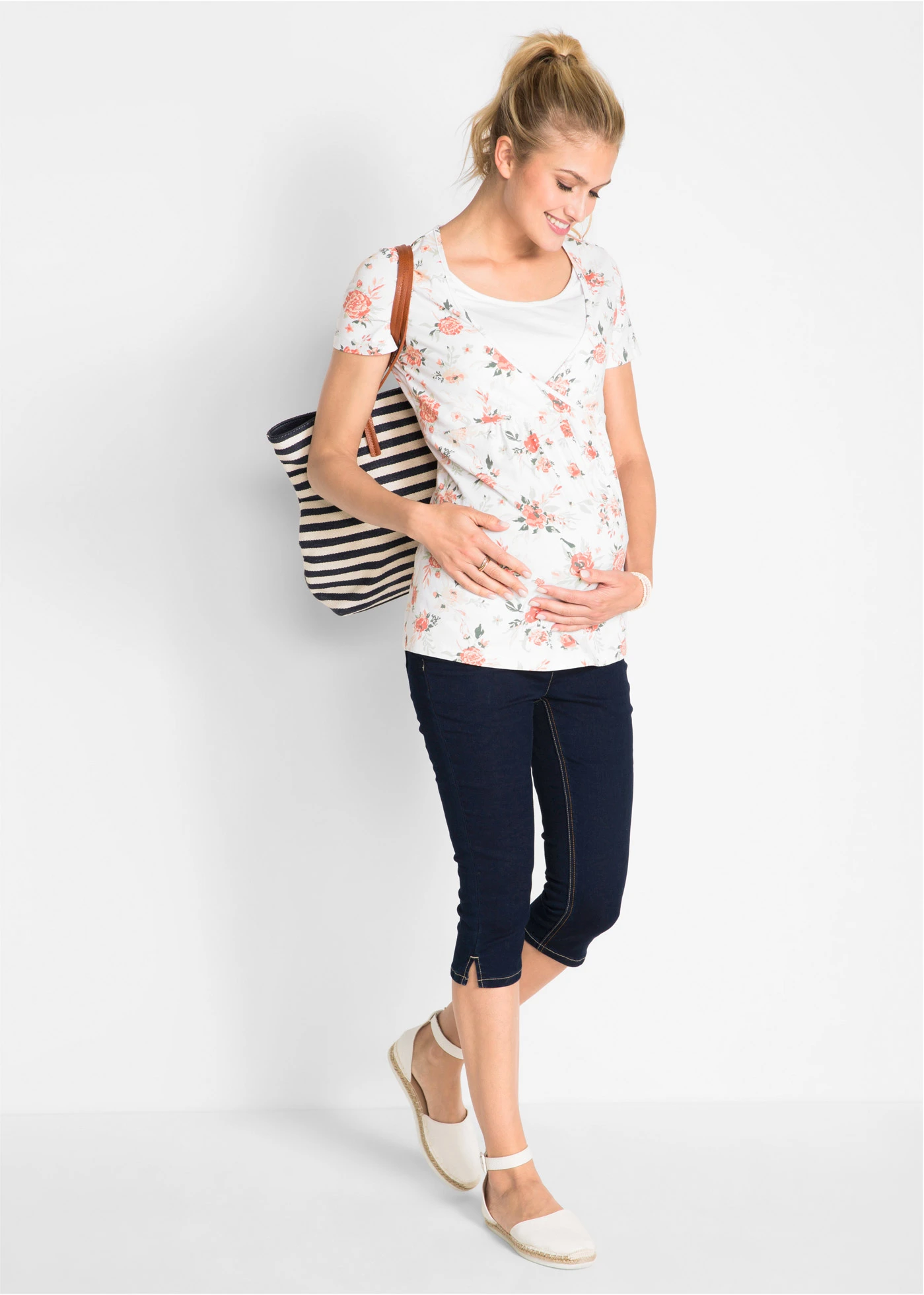 Zwangerschapsshirt/voedingsshirt van biologisch katoen • wit gebloemd • bonprix online shop