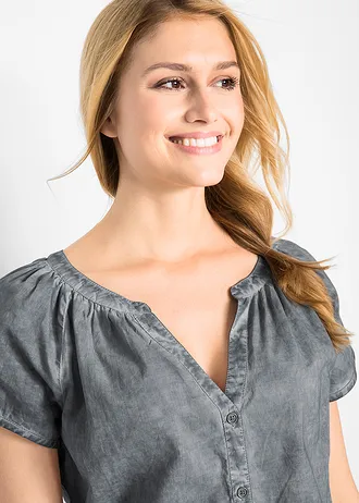 Bavlněná halenka Cold Dyed z udržitelné bavlny, krátký rukáv • kouřově šedá • bonprix obchod