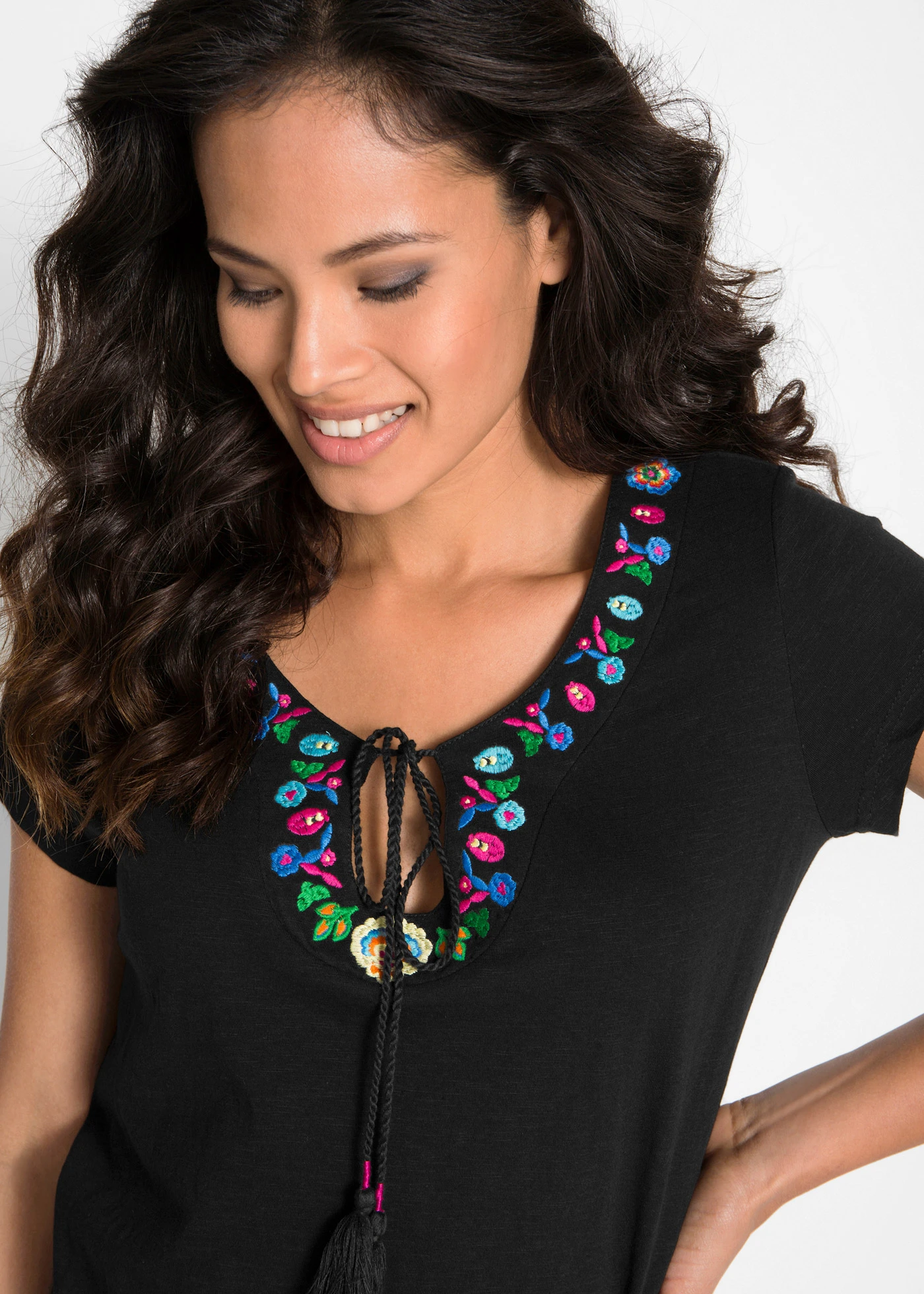 Rochie din jerse cu fir flamé din bumbac 100% • negru cu flori • magazin bonprix