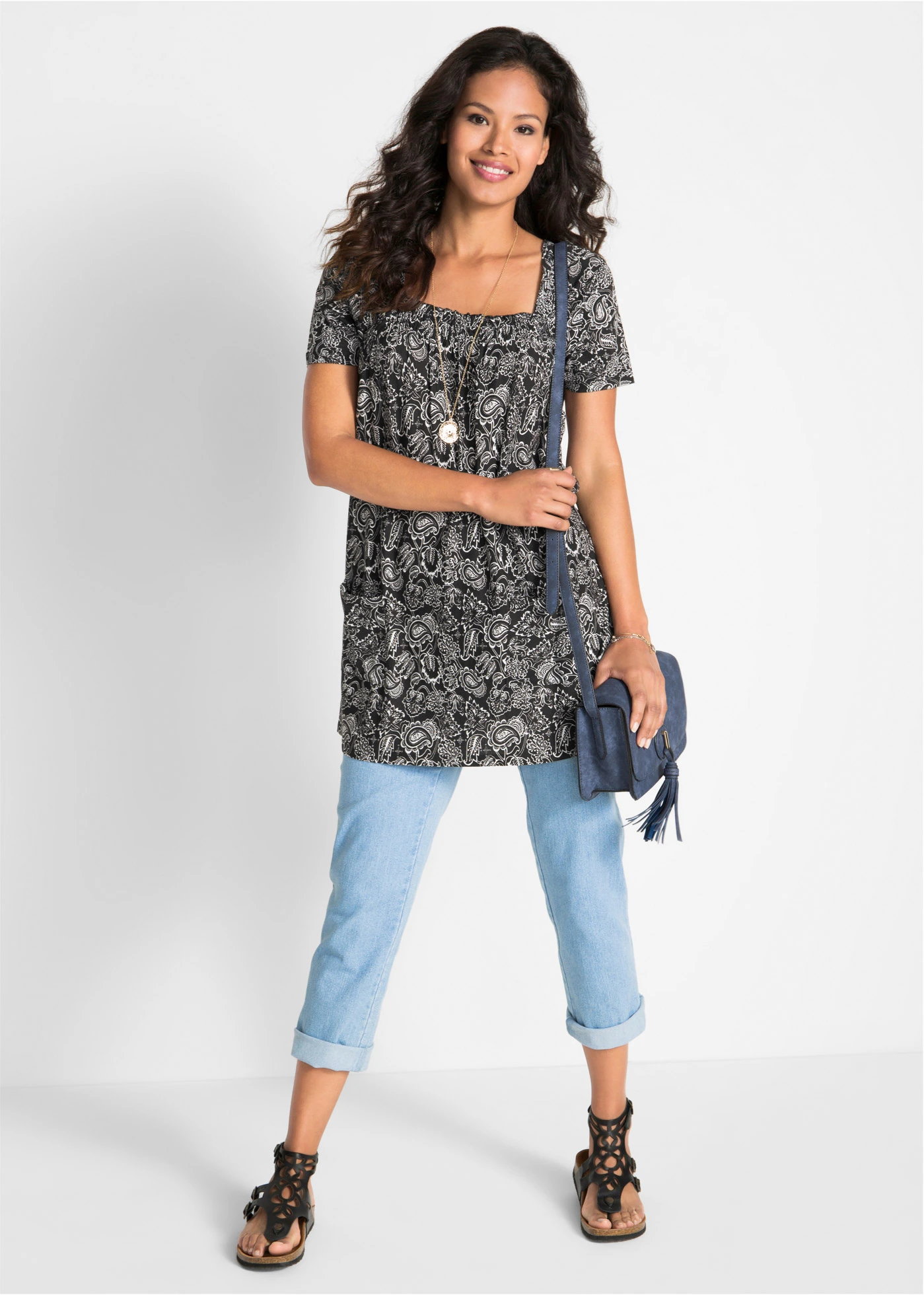 Úpletová tunika s krátkým rukávem • černo-bílá s kašmírovým potiskem • bonprix obchod