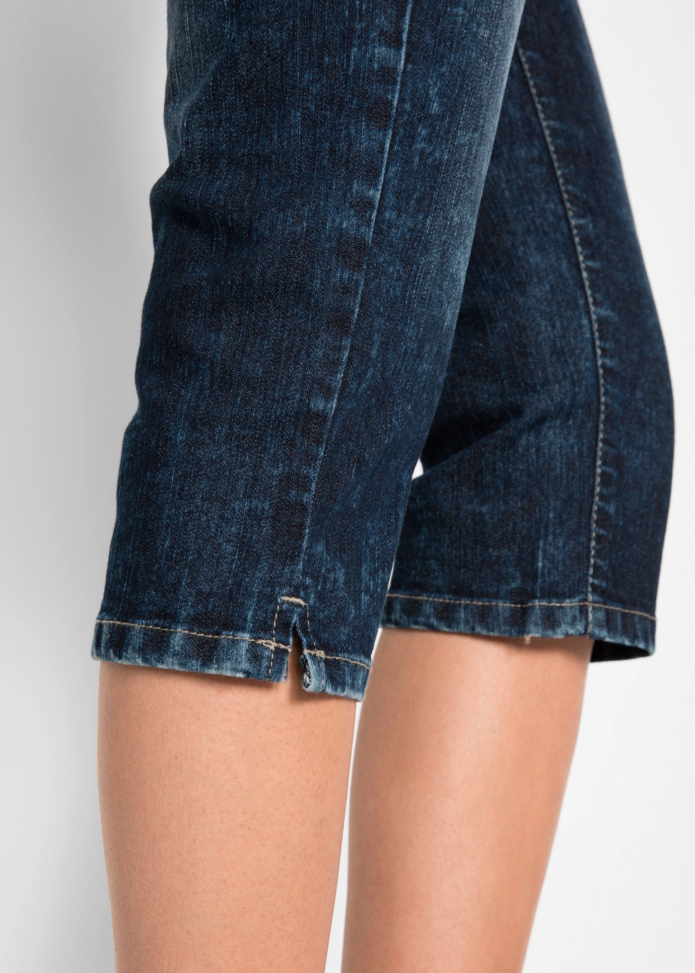 Jean droit, taille mi-haute, extensible • bleu nuit denim • Boutique bonprix