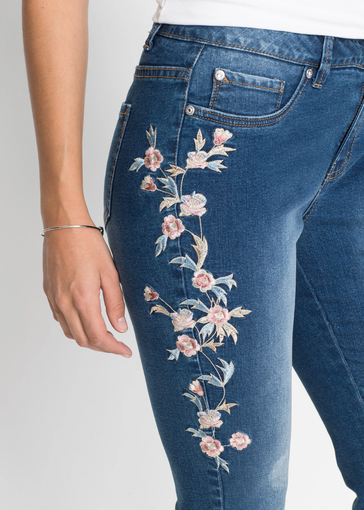 Skinny jeans mid waist, cropped • blauw denim gebloemd • bonprix online shop