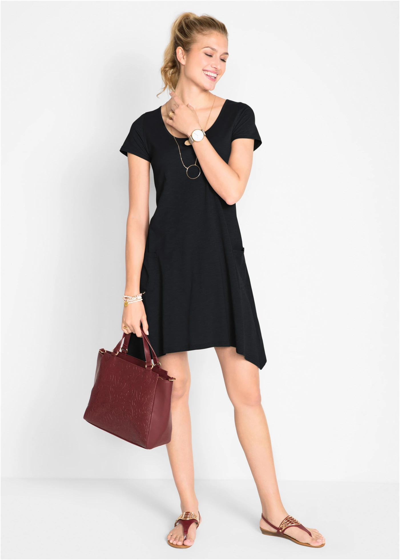 Korte, katoenen shirtjurk van slub garen • zwart • bonprix online shop