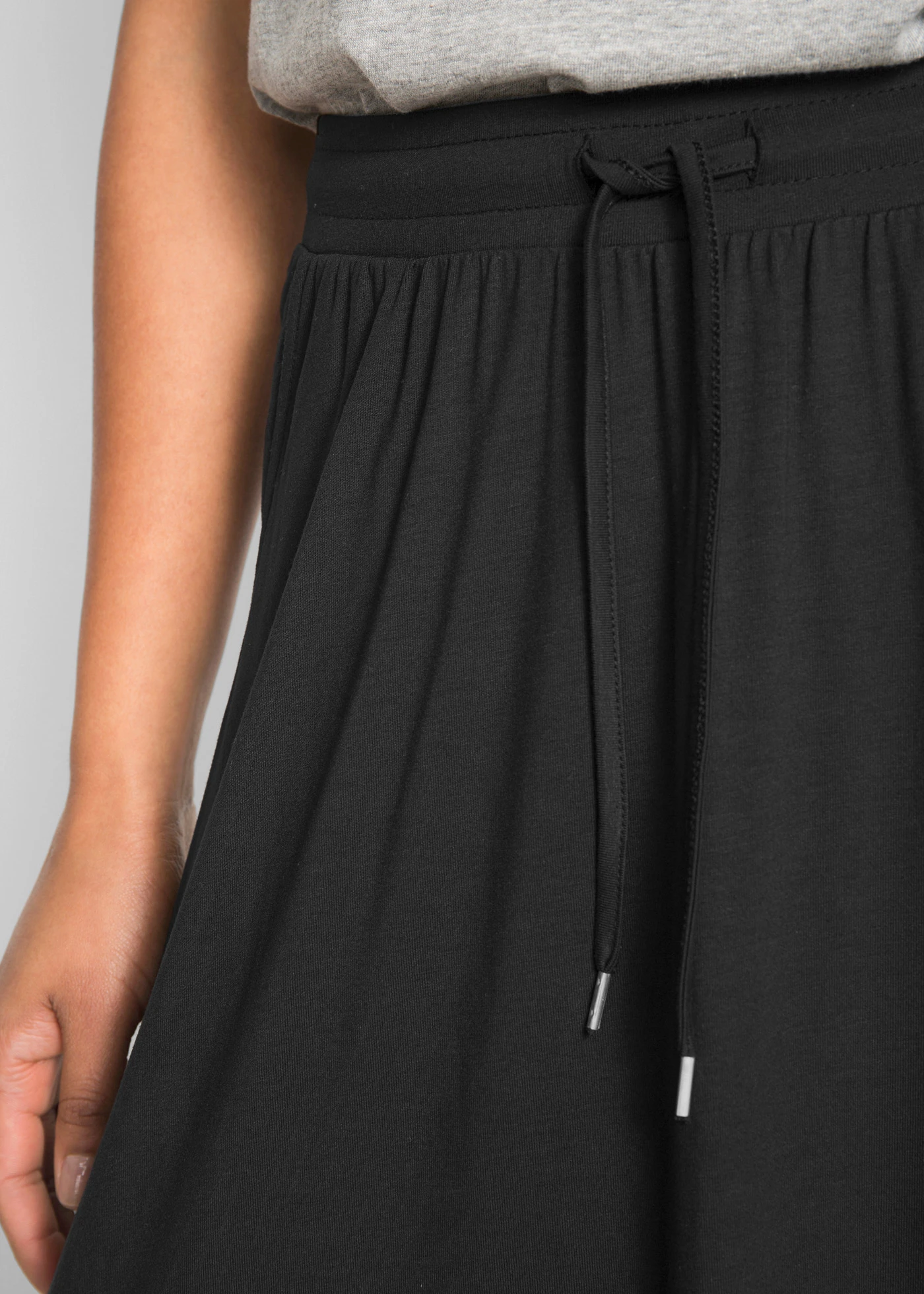 Žerzejová sukně ze směsi s viskózou • černá • bonprix obchod