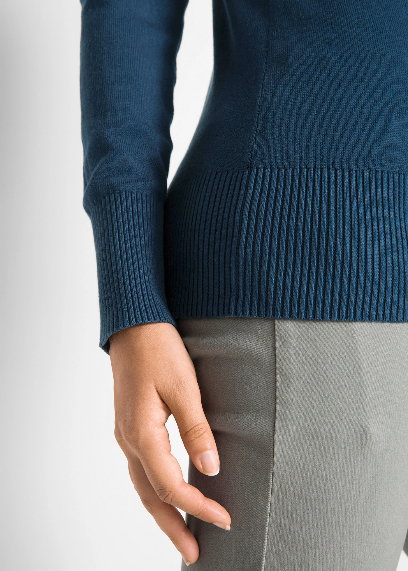 Pulover din tricotaj fin • bleumarin • magazin bonprix