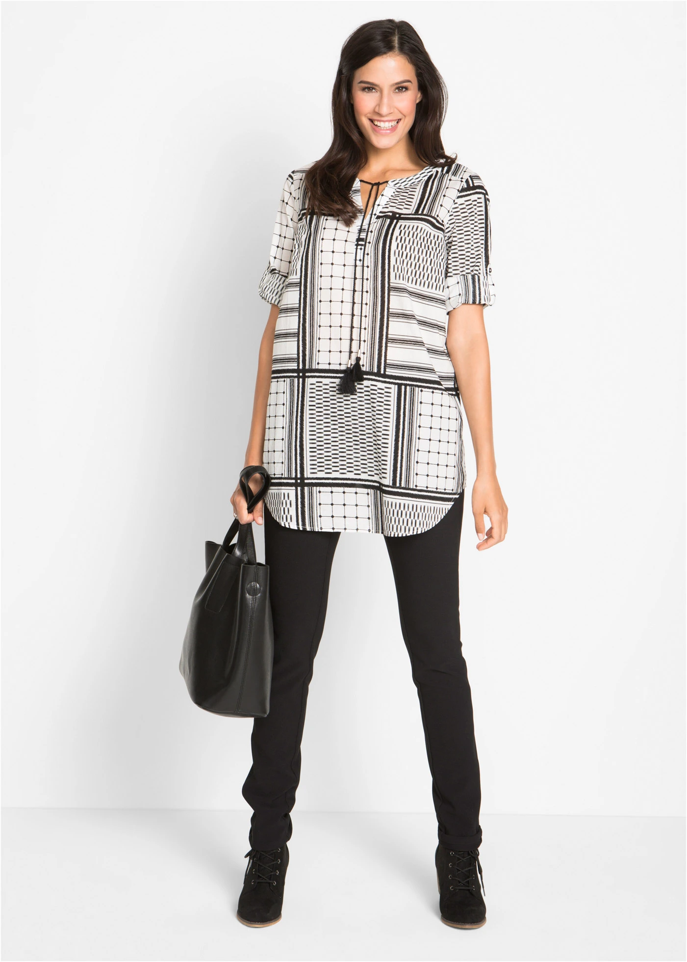 Tunică lungă, 100% din bumbac • negru/alb cu model • magazin bonprix