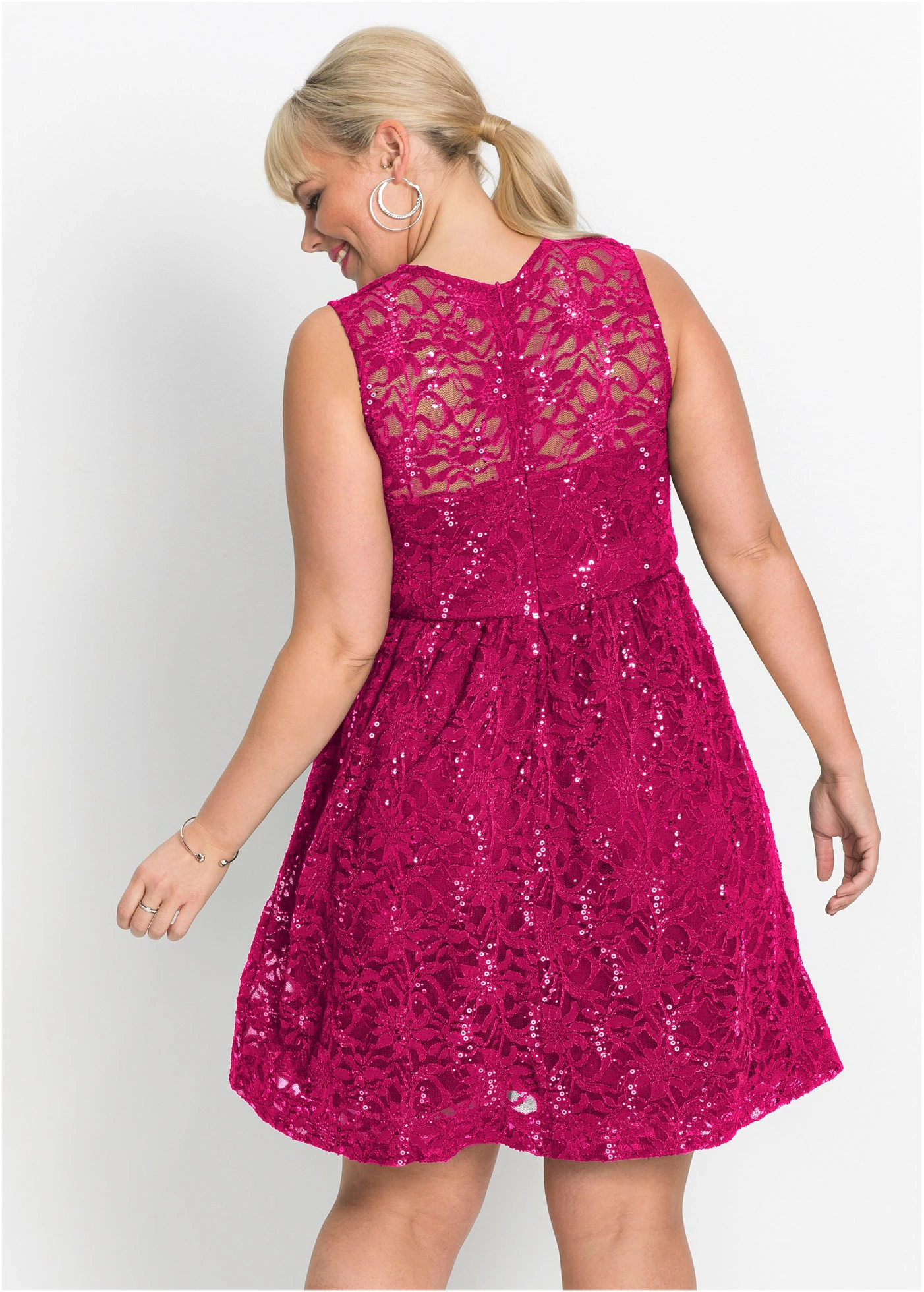 Kanten jurk met geborduurde pailletten • donkerblauw plus size • bonprix online shop