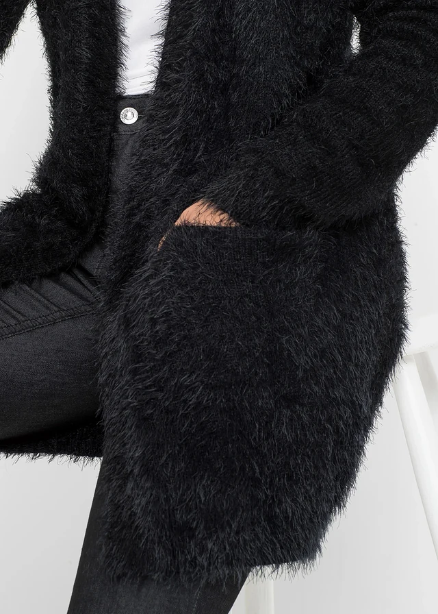 Gilet long en maille duveteuse • noir • product-page.page-title-suffix