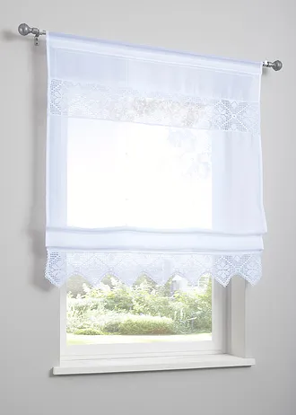 Řasicí roleta s háčkovaným lemem