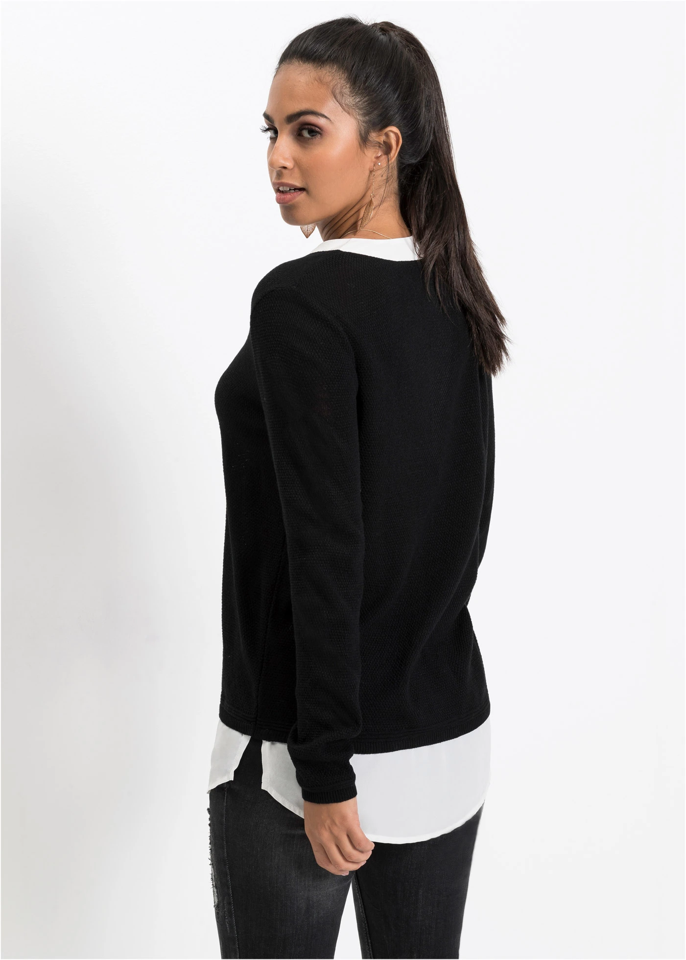 Pulover din tricotaj fin cu inserții tip cămașă • negru • magazin bonprix