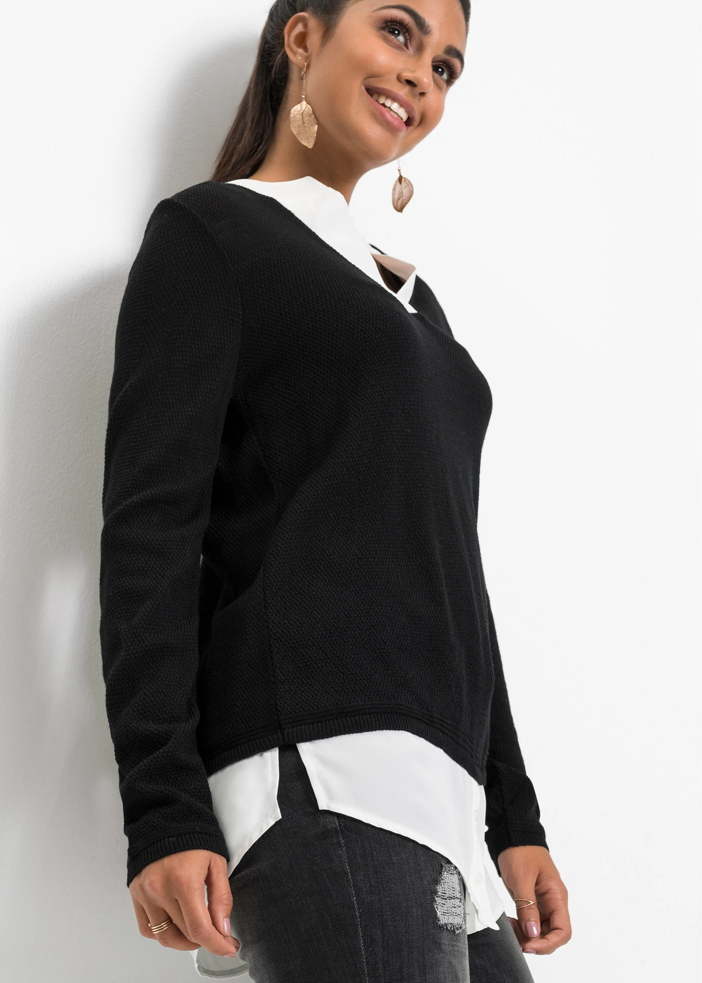 Fijngebreide trui met blouse-inzet • zwart • bonprix online shop