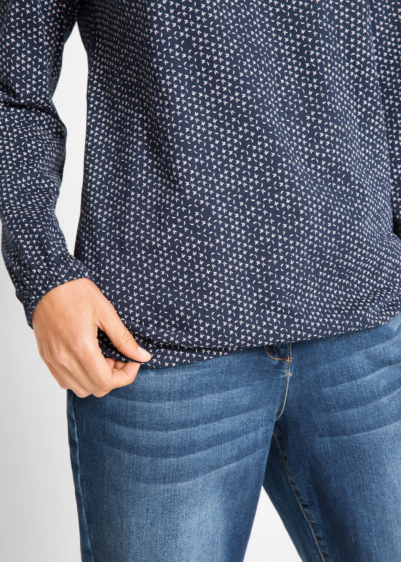 Triko z čisté organické bavlny • tmavě modrá s potiskem • bonprix obchod