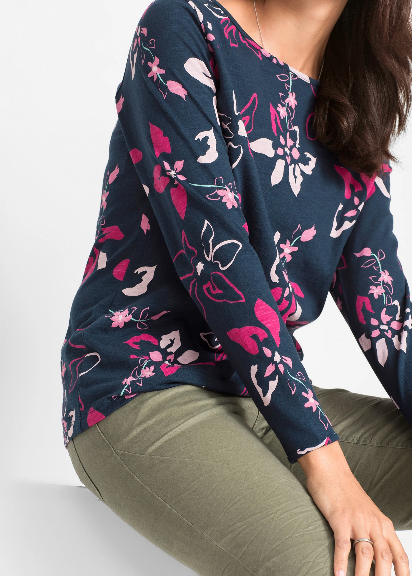 Longsleeve met bloemenprint • donkerblauw gebloemd • bonprix online shop