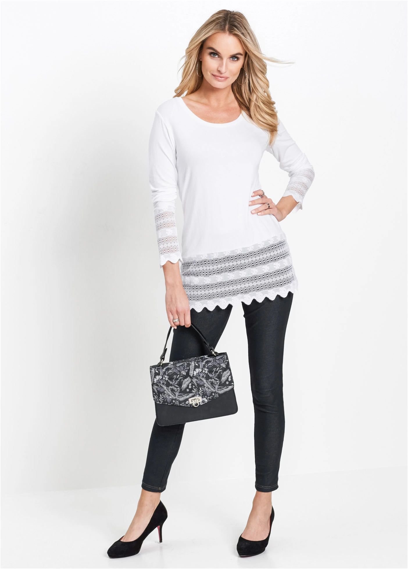 T-shirt long à dentelle • blanc cassé • product-page.page-title-suffix