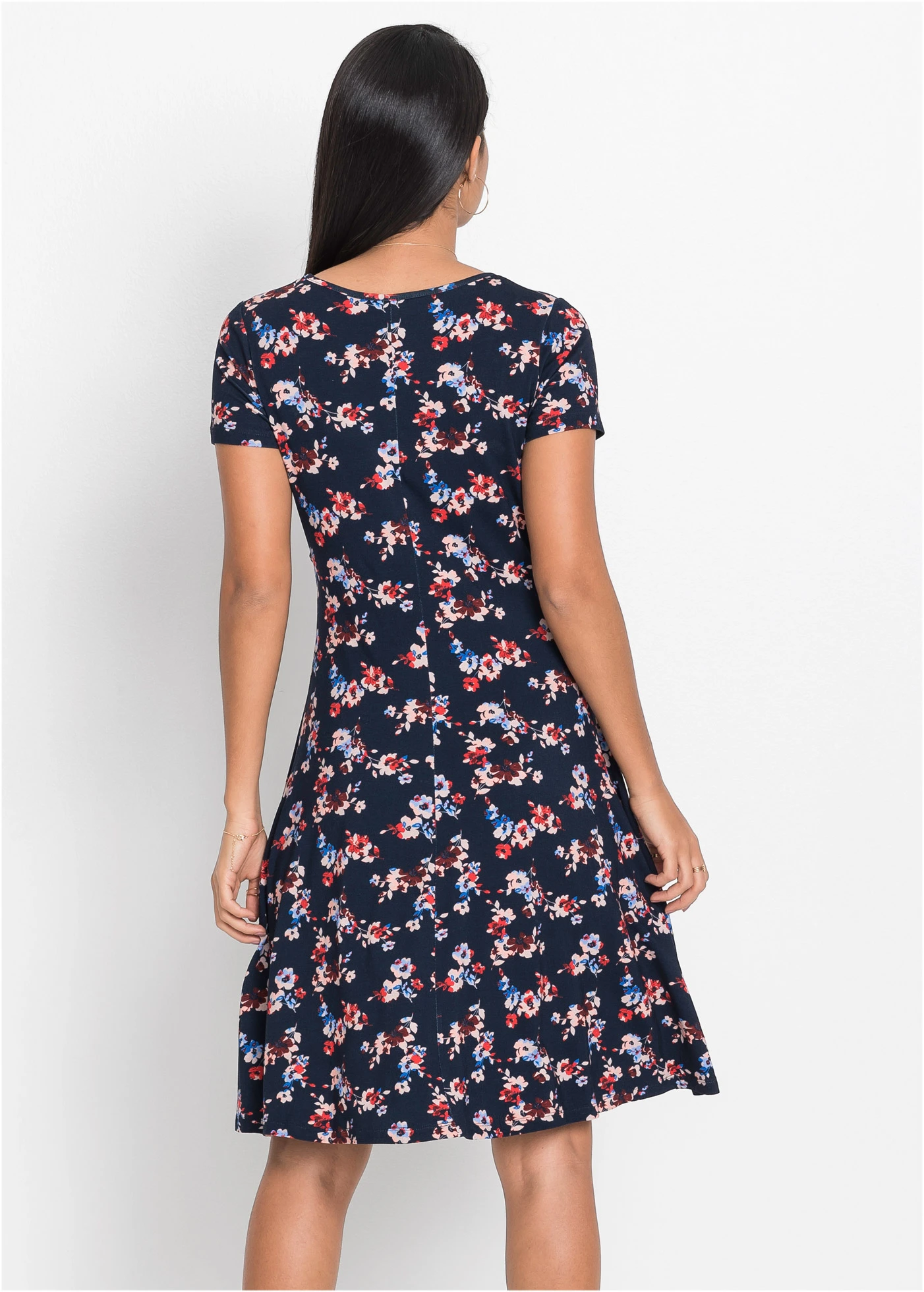 Jersey jurk van viscosemix • donkerblauw gebloemd • bonprix online shop