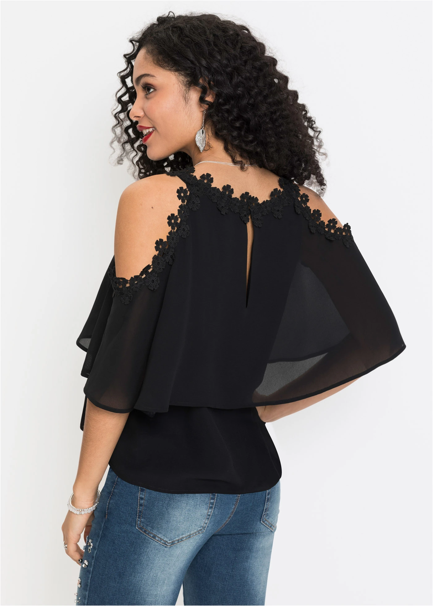 Bluzka z wycięciami na ramionach i koronką • czarny • sklep bonprix
