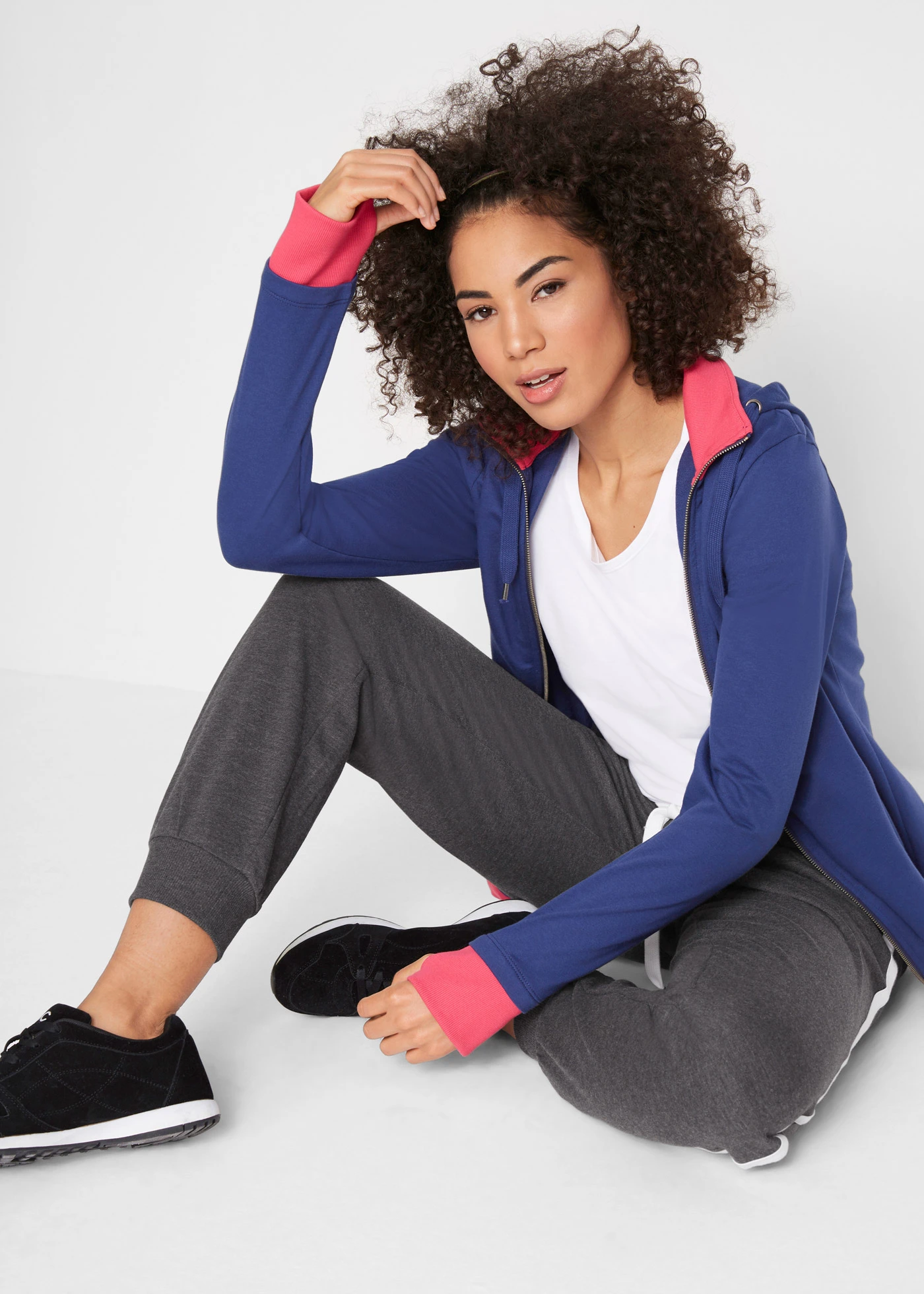 Joggingbroek in een katoenmix • zwart-wit gemêleerd • bonprix online shop