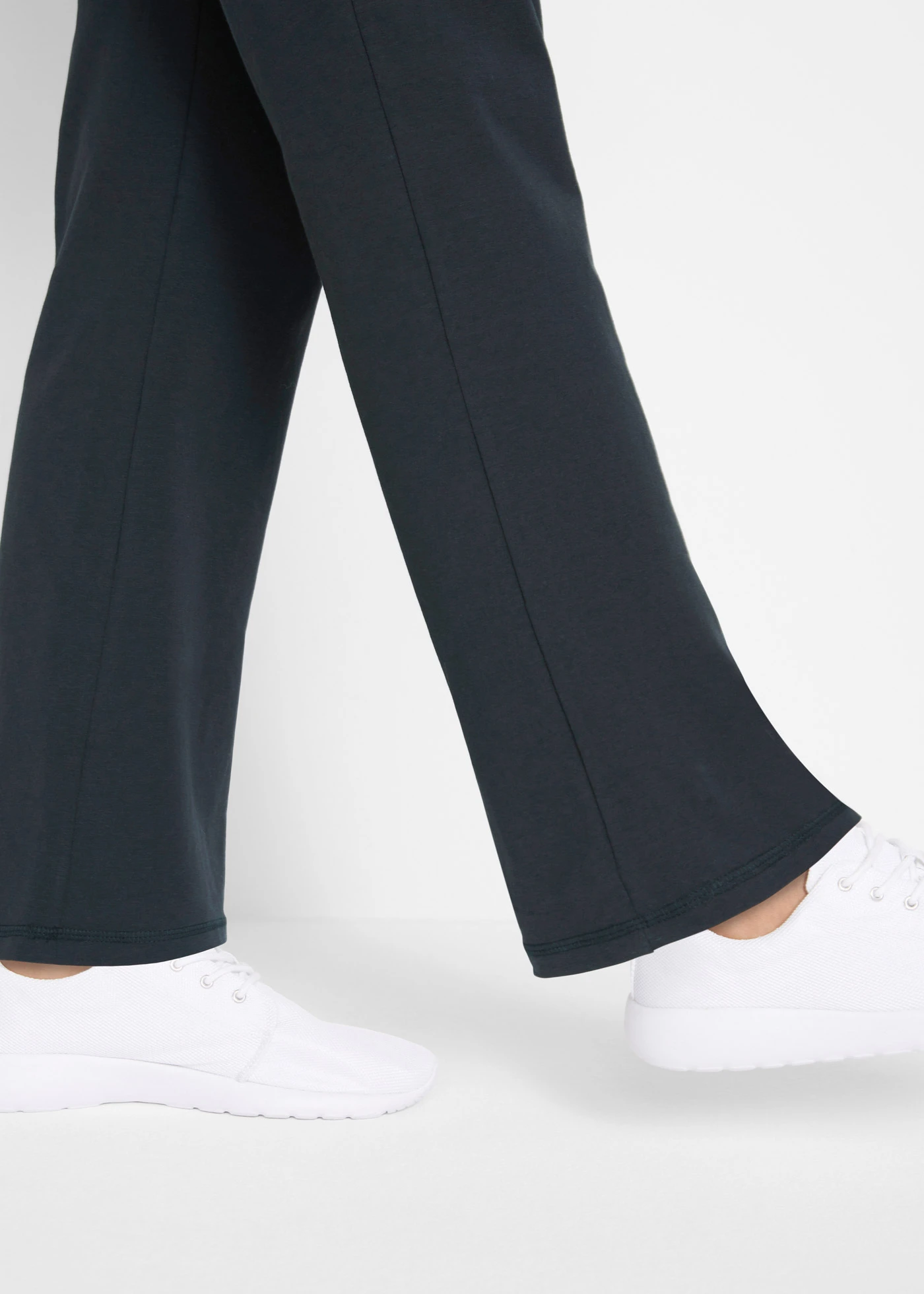 Sportovní bavlněné kalhoty se strečem, Bootcut • černo-hořcově modrá • bonprix obchod