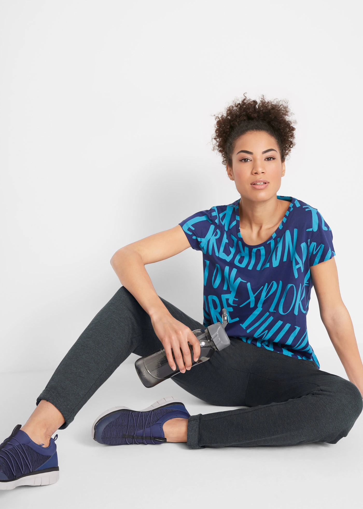 Sweatpants met strikkoordjes, regular • zwart mêlee • bonprix online shop