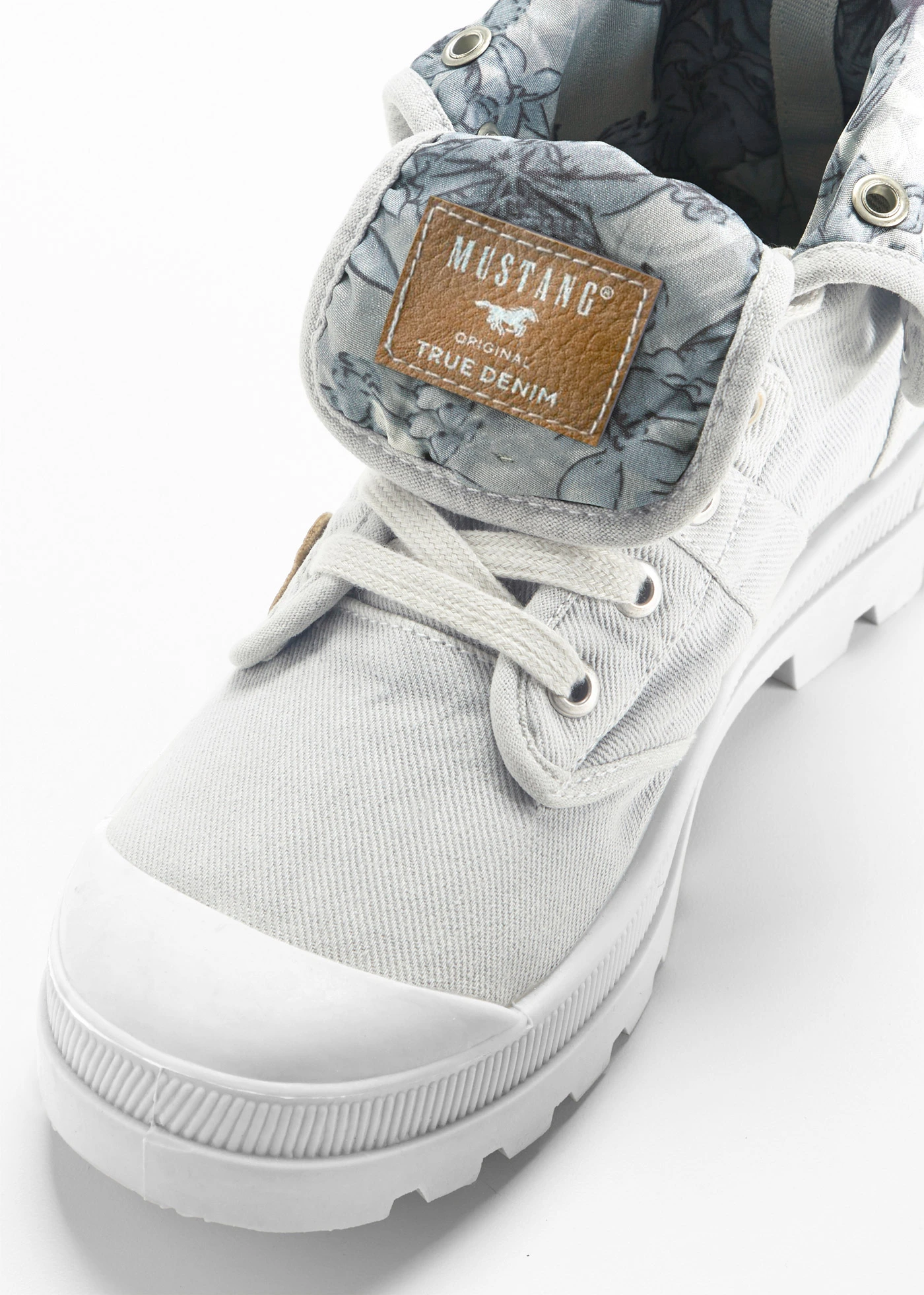Wysokie sneakersy marki Mustang, z bawełnianego płótna • jasnoszary • sklep bonprix