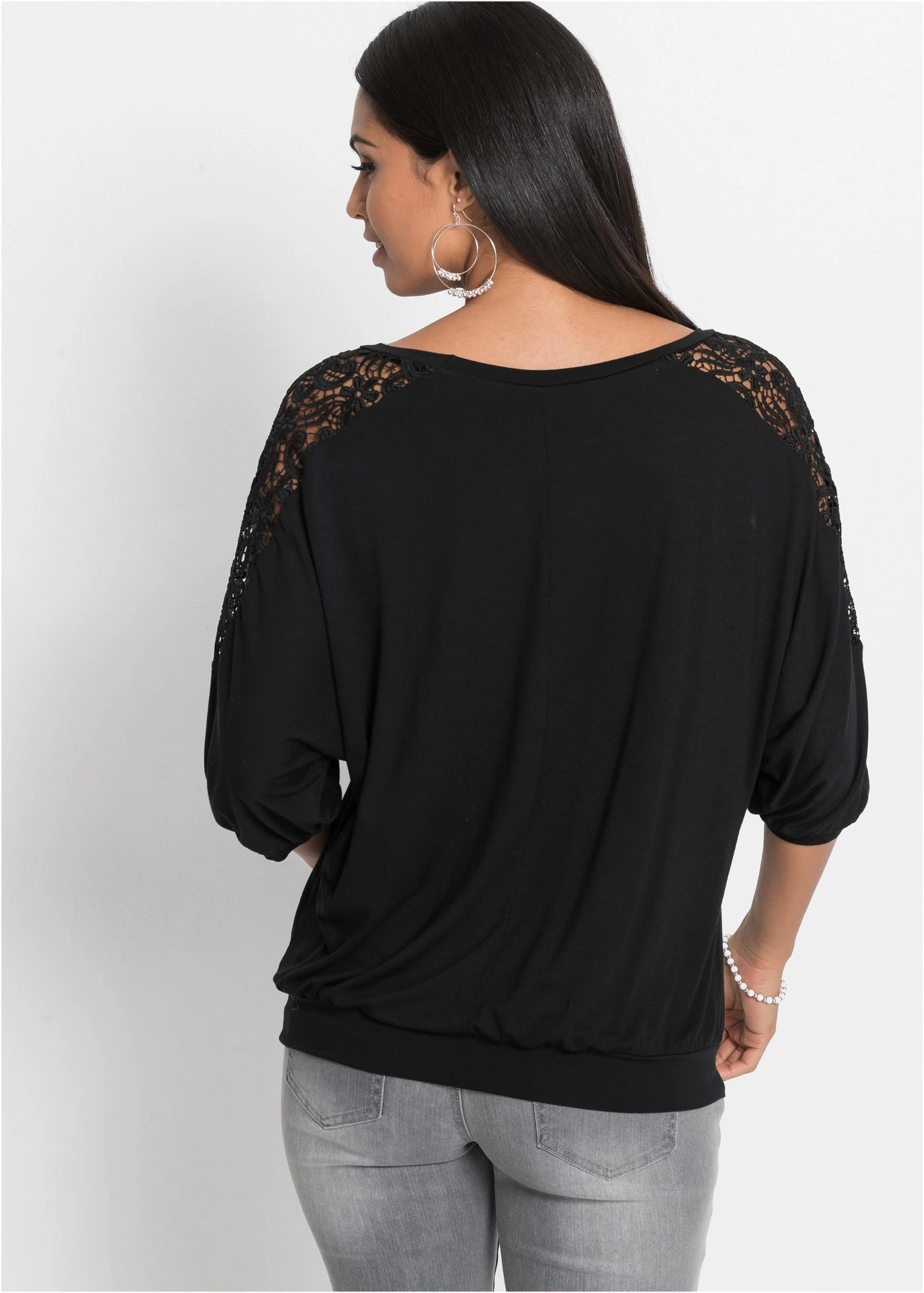 T-shirt oversize en viscose et dentelle • noir • Boutique bonprix