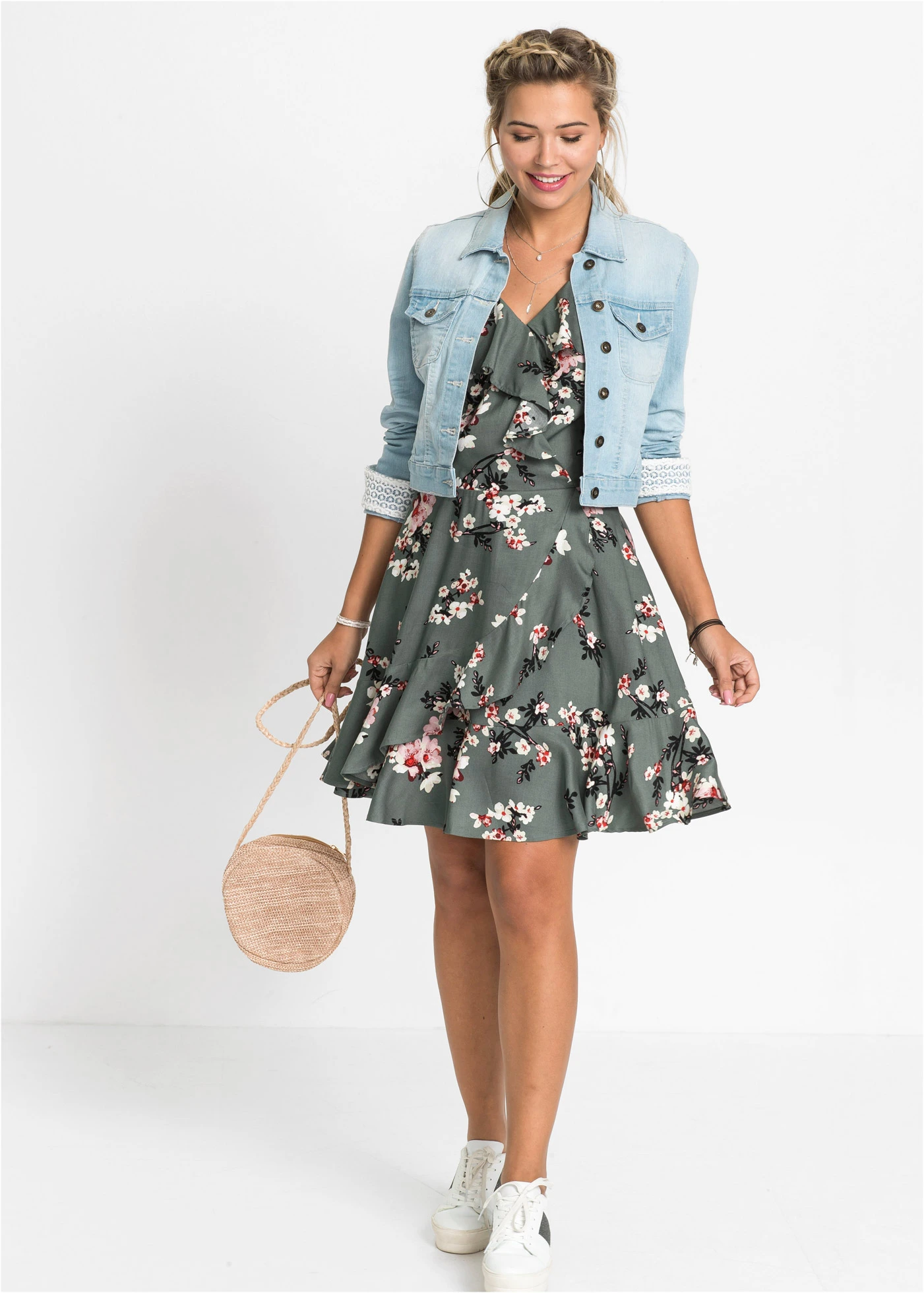 Šaty s ramínky a volány • trstinovo zelená          květovaná/květovaný/květované • bonprix obchod