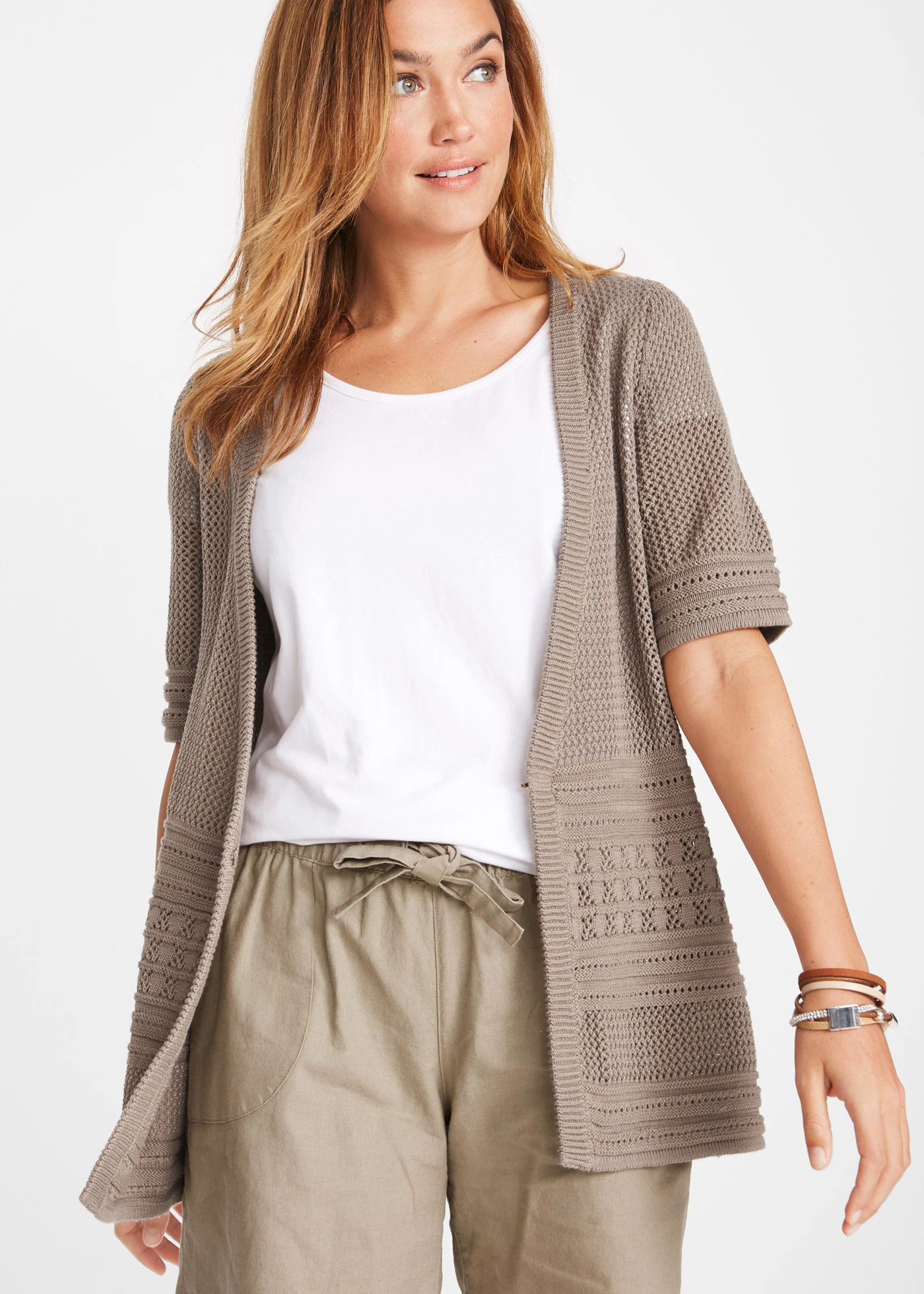 Gilet en maille ajourée • taupe • Boutique bonprix