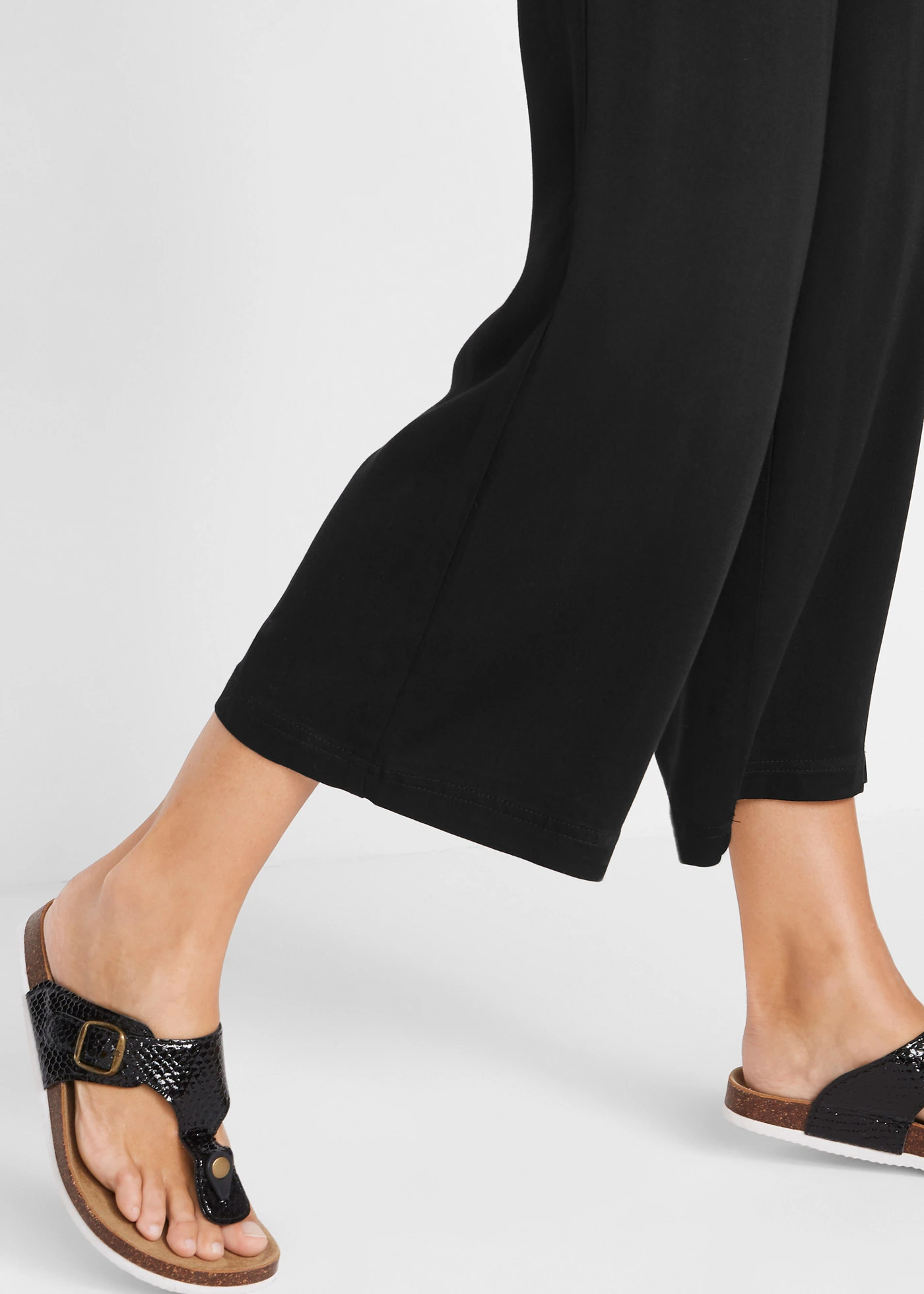 Pantaloni culotte din viscoză fluidă • negru • magazin bonprix