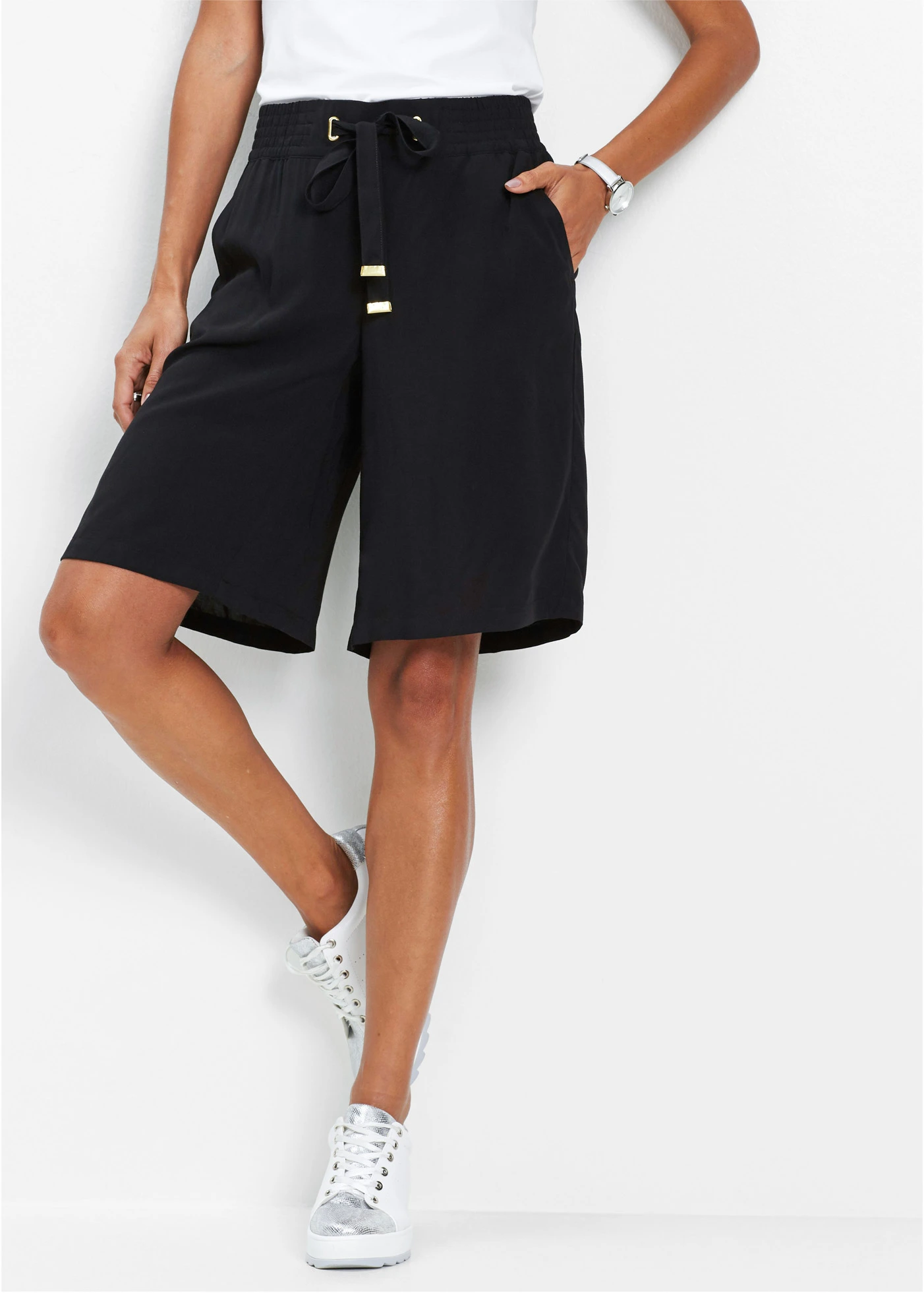 Bermuda van viscose met strikceintuur • zwart • bonprix online shop