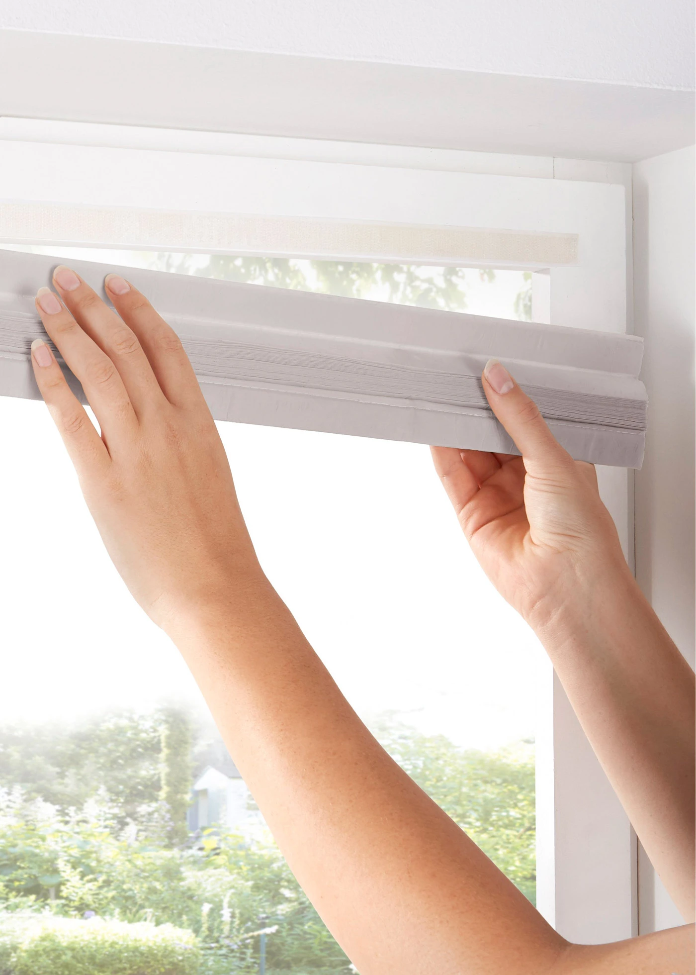 Verduisterend plisségordijn met klittenband • wit • bonprix online shop