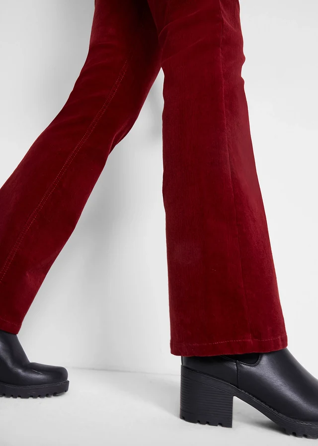 Pantalon bootcut en velours de coton côtelé extensible • rouge châtaigne • Boutique bonprix