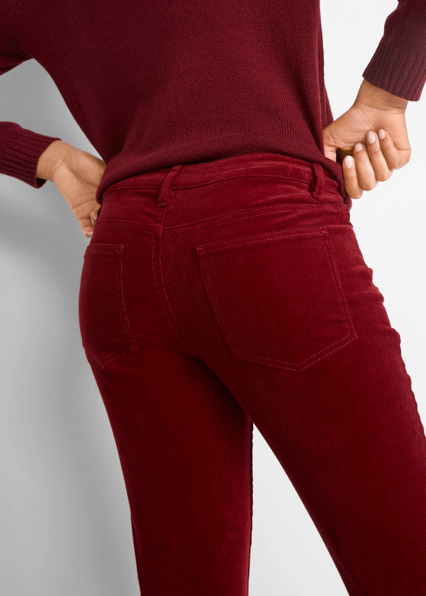 Pantalon bootcut en velours de coton côtelé extensible • rouge châtaigne • Boutique bonprix