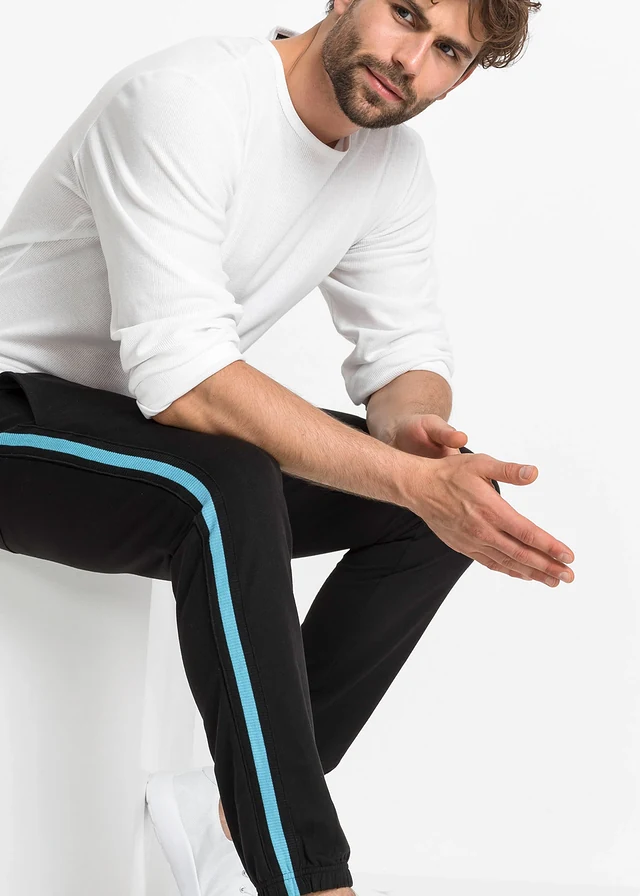 Pantalon de jogging à détails contrastants • noir • product-page.page-title-suffix