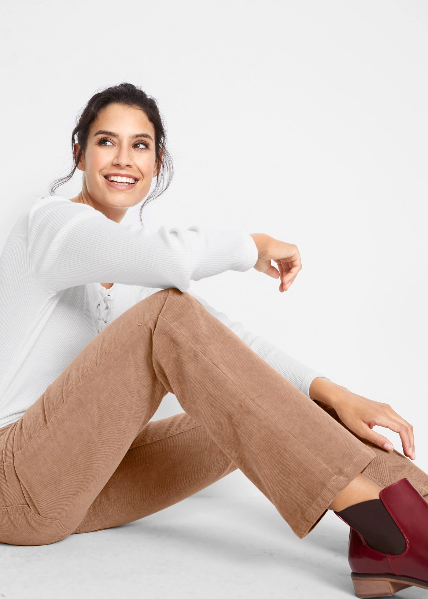 Strečové manšestrové kalhoty, Bootcut • velbloudí • bonprix obchod