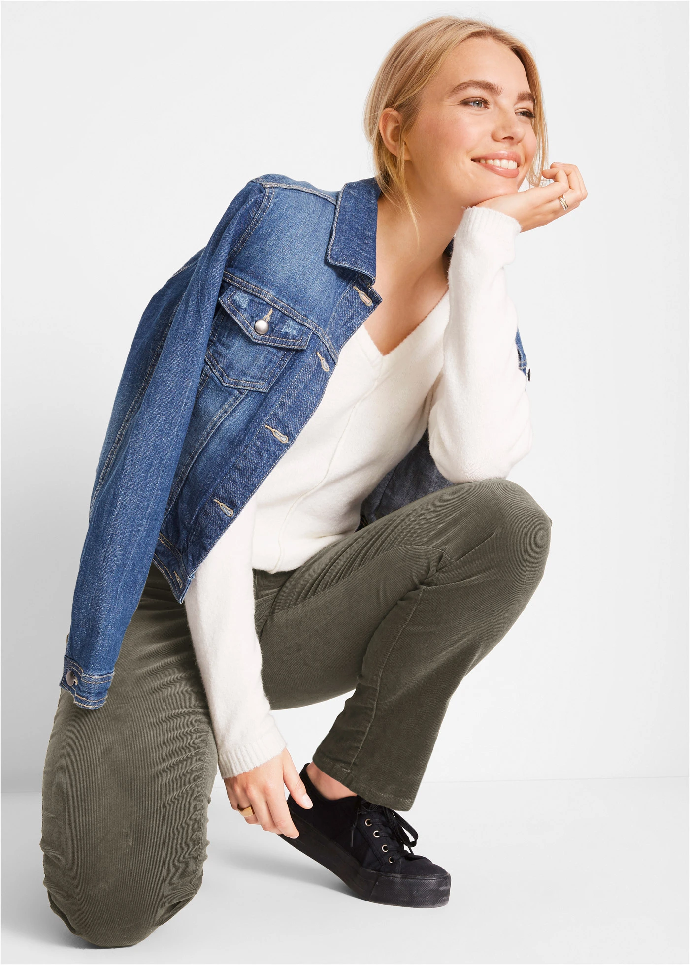 Pantaloni reiați cu stretch • oliv închis • magazin bonprix