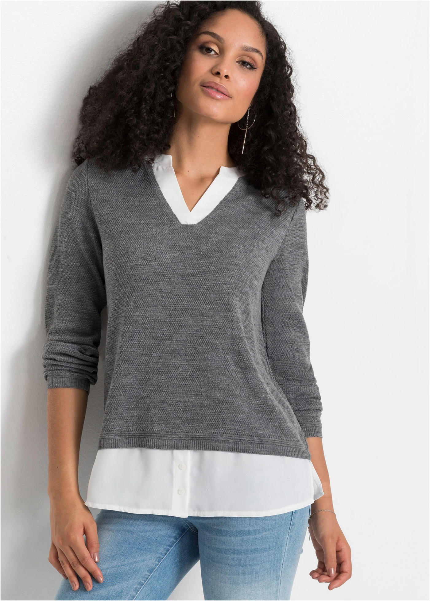 Fijngebreide trui met blouse-inzet • grijs gemêleerd • bonprix online shop